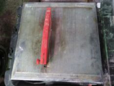 Tile saw bench in case