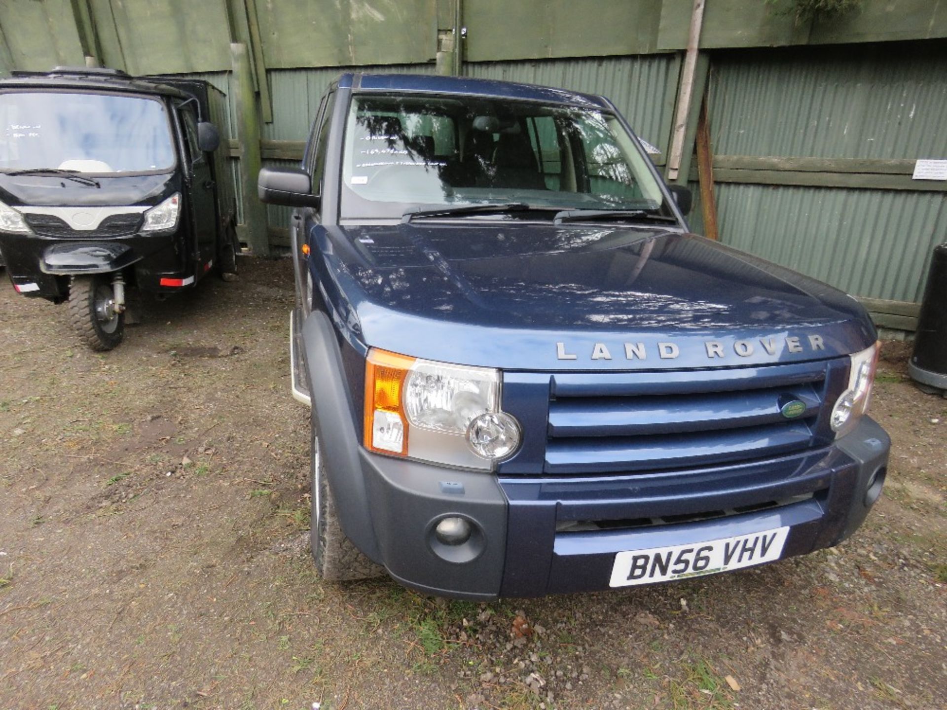 LANDROVER DISCOVERY 3 4X4 CAR, 7 SEATS, AUTOMATIC, - Image 2 of 7