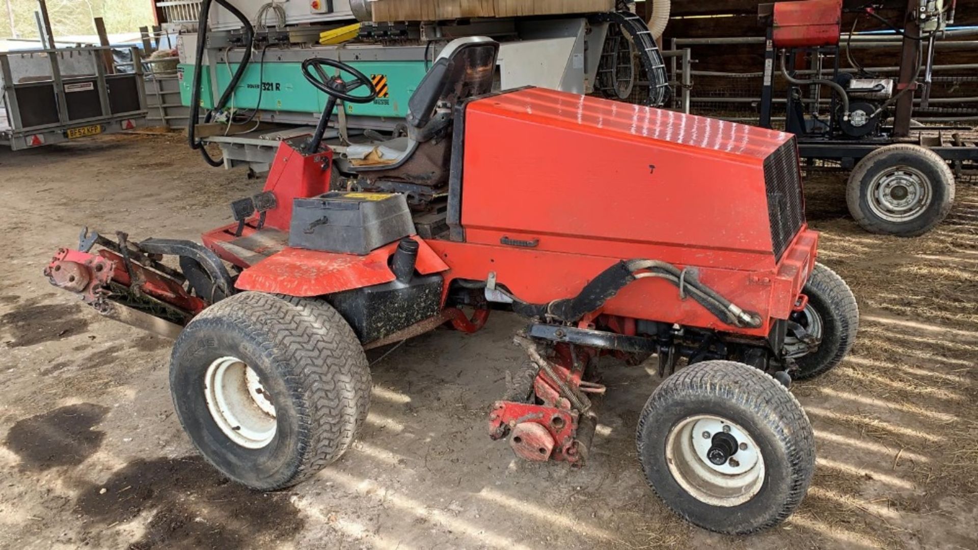 TORO REELMASTER 5400D 5 GANG MOWERS, DIESEL ENGINE, YEAR 2001, 3638 REC HRS. HYDRO DRIVE.VENDOR'S