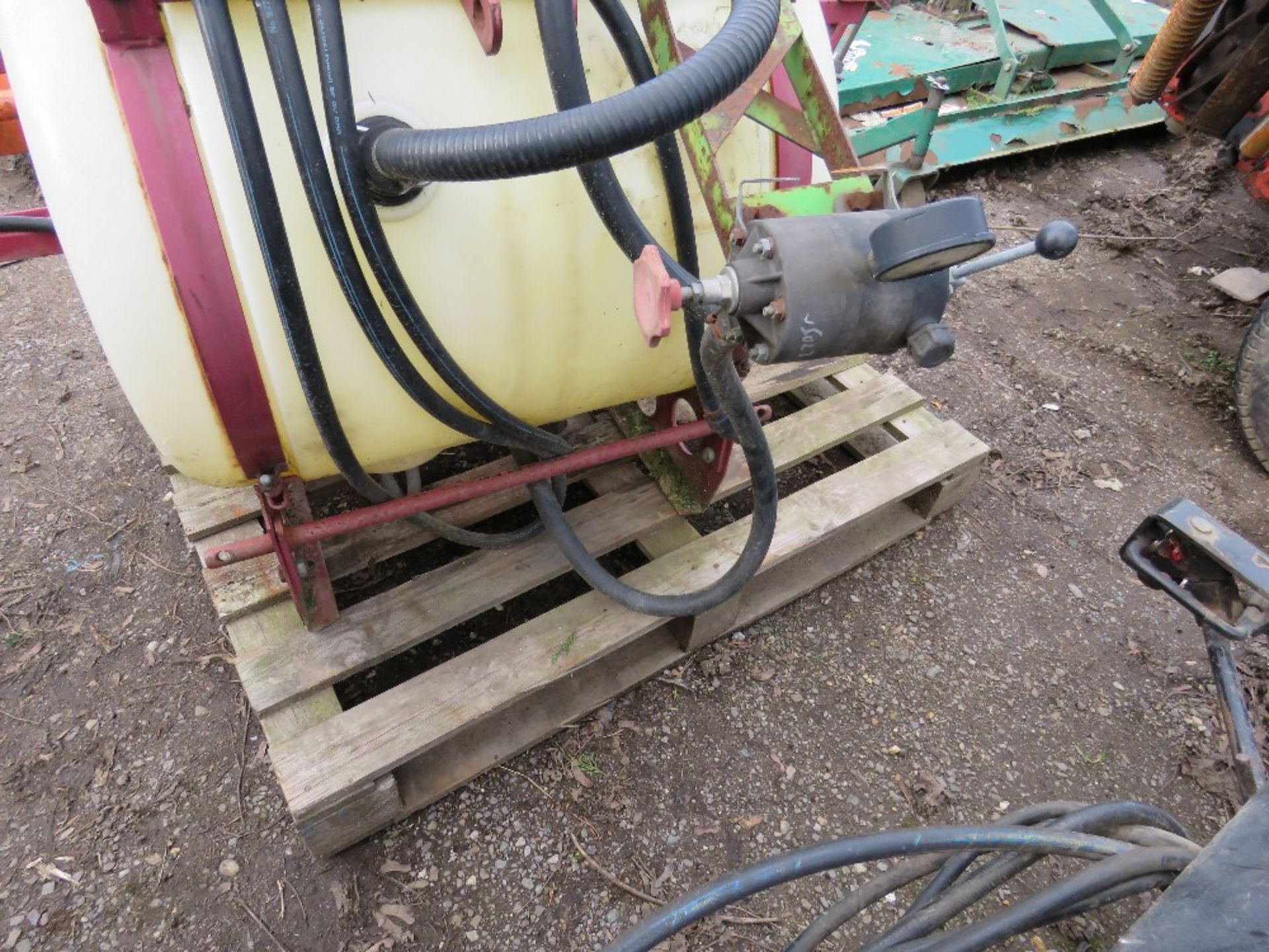 Hardi PTO powered compact tractor sprayer, 15ft approx. boom - Image 4 of 6