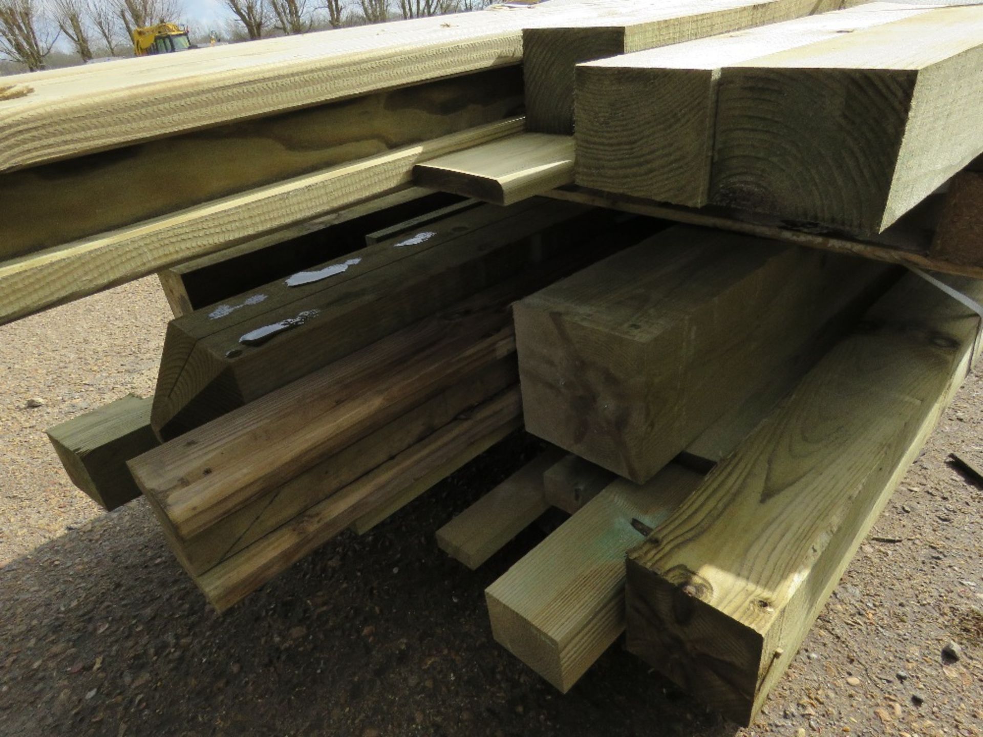 2no. Pallets containing assorted posts and timber - Image 4 of 4