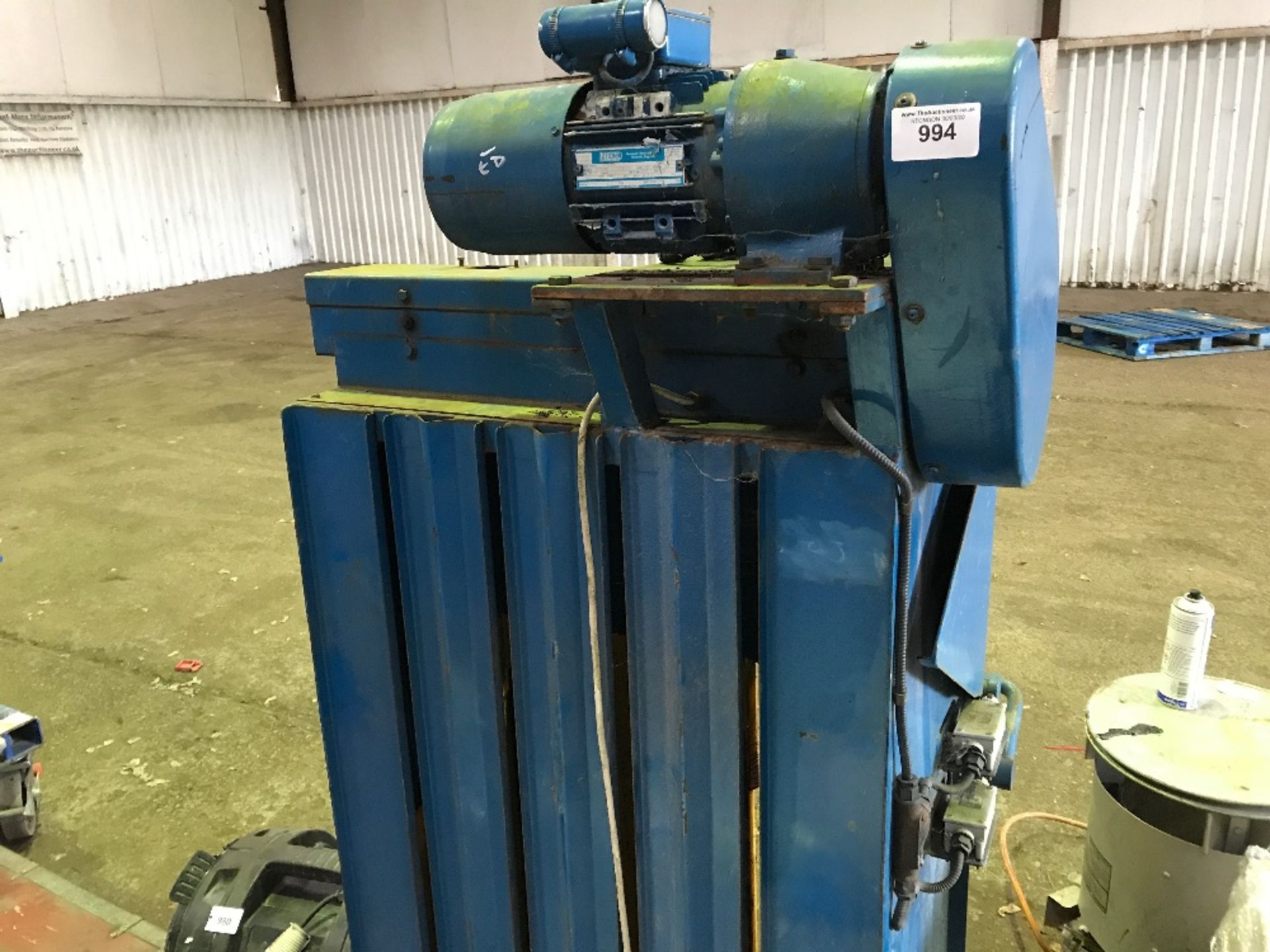 Small sized waste baler/compactor unit