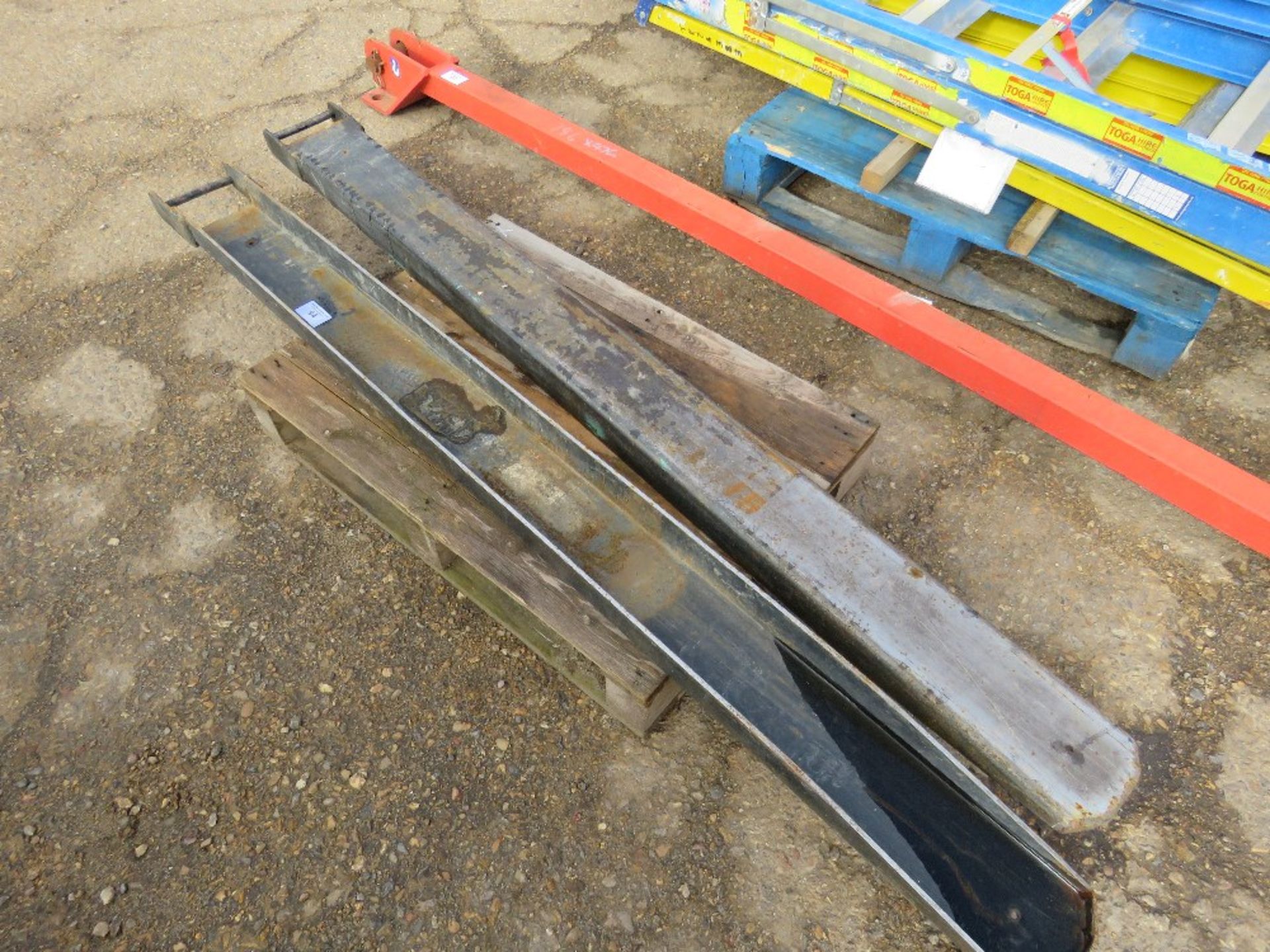 Pair of extension fork tines, ex company liquidation - Image 2 of 2