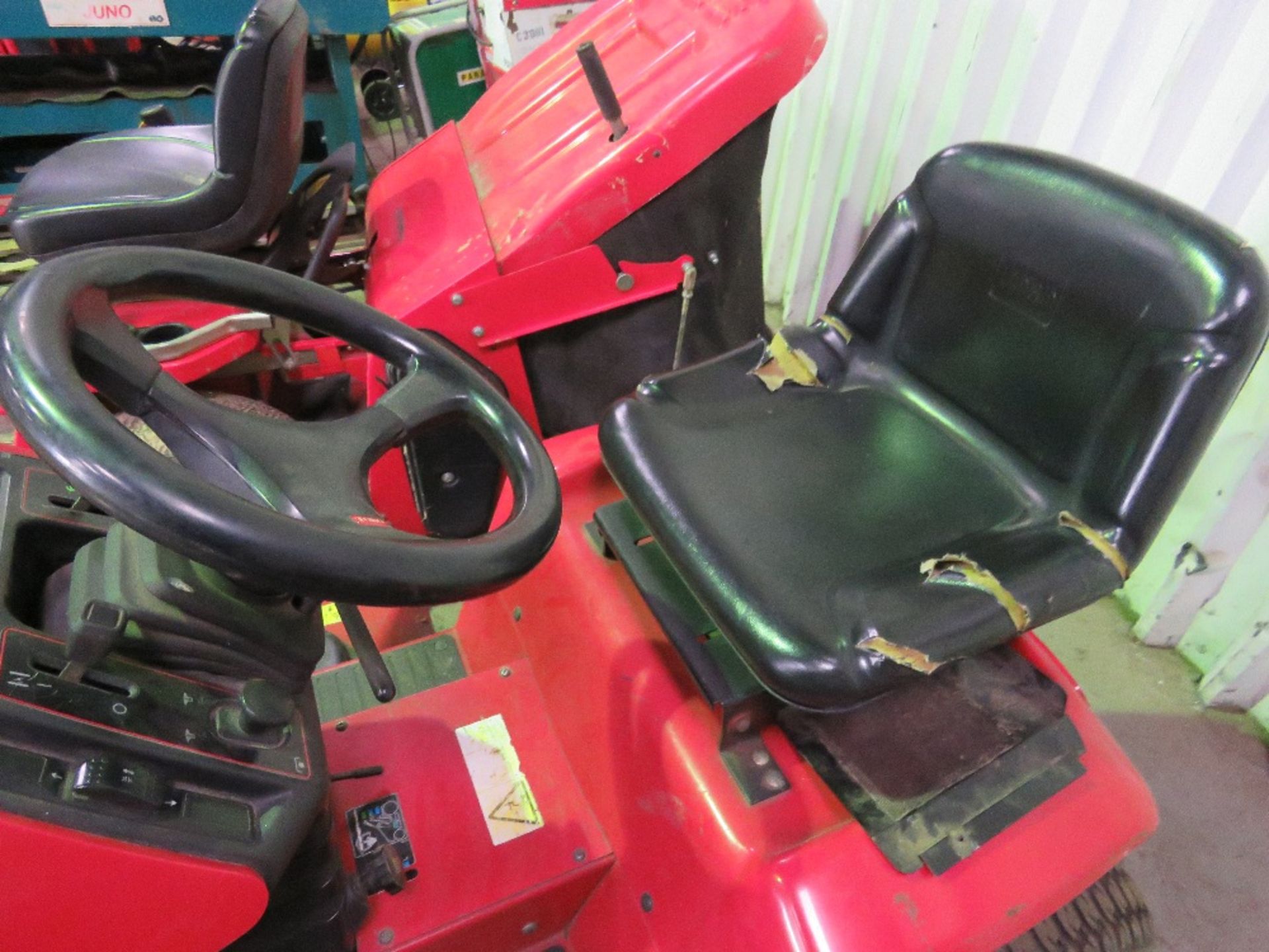 TORO WHEELHORSE RIDE ON MOWER, - Image 3 of 5