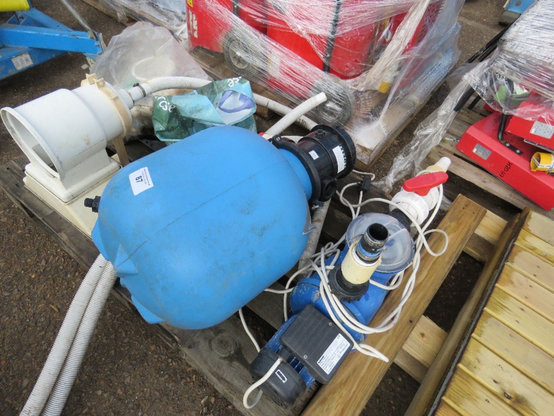 Swimming pool filter and pump system - Image 2 of 5