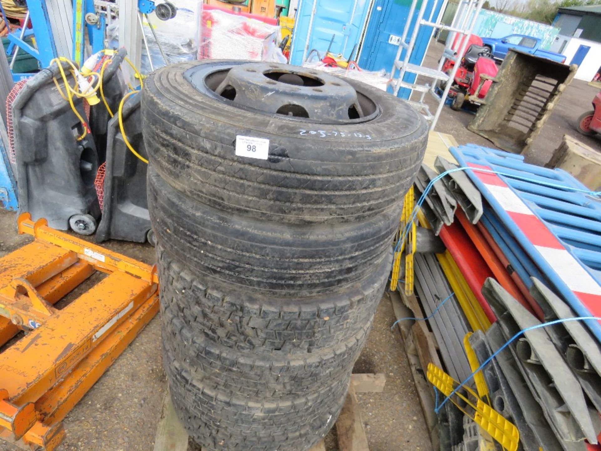 6no. 205-75/R17.5 lorry wheels and tyres