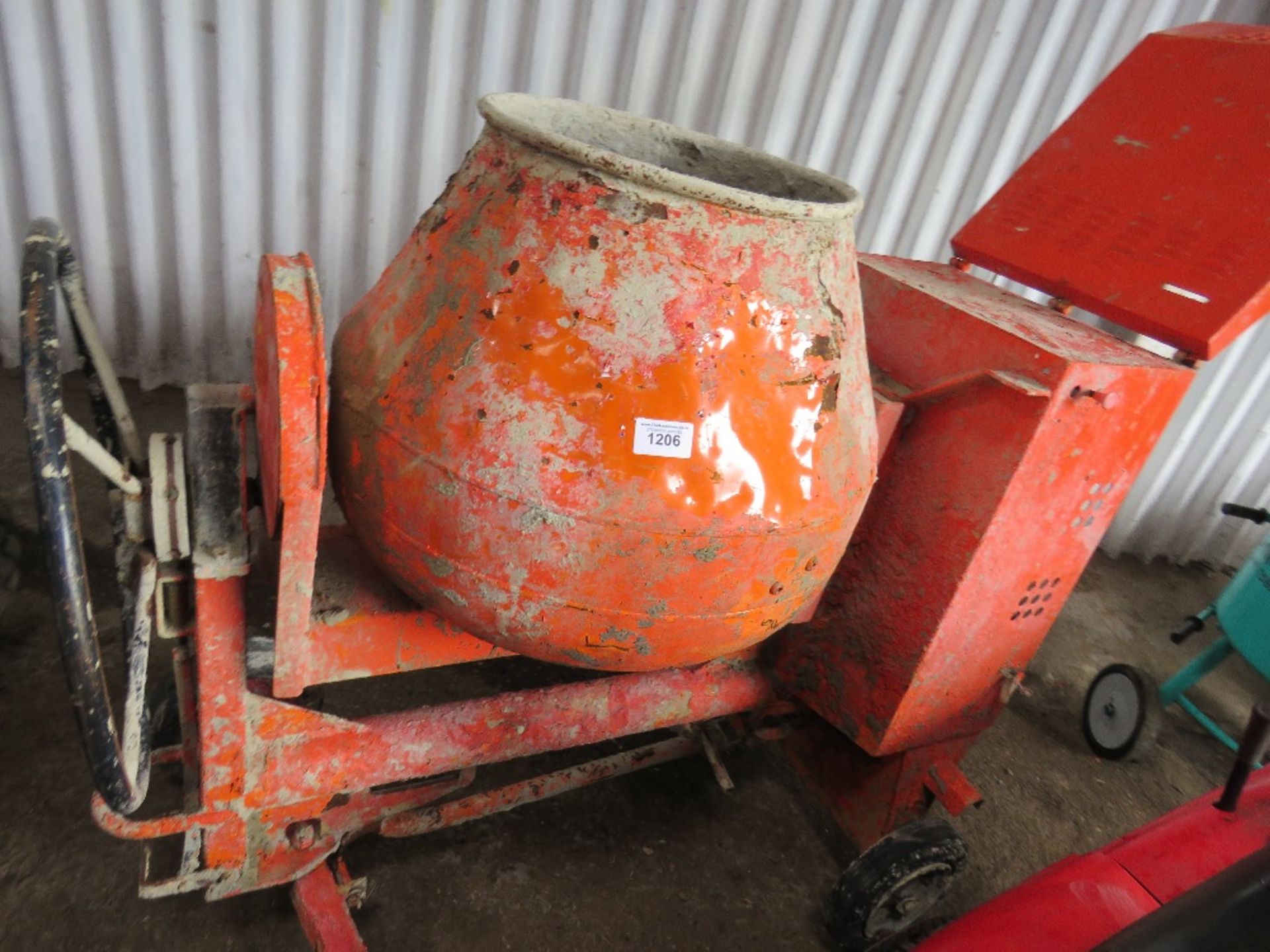 BELLE YANMAR ENGINED DIESEL SITE MIXER, WHEN TESTED WAS SEEN TO RUN AND MIX, HAS A DLAT BATTERY