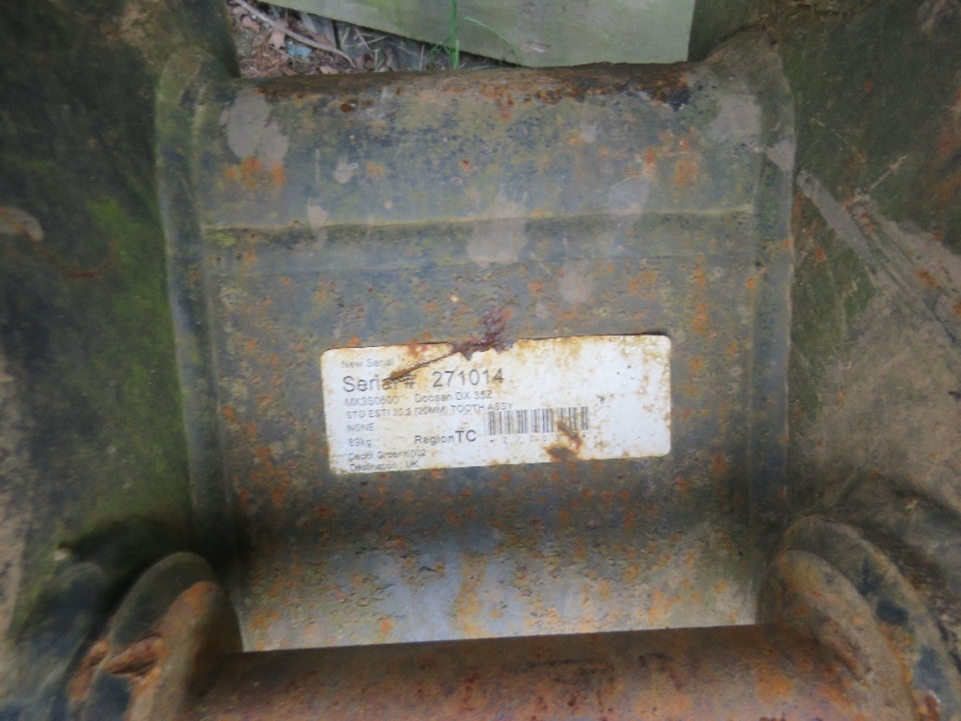 Toothed excavator bucket on 35mm pins, 2ft width approx. - Bild 4 aus 5