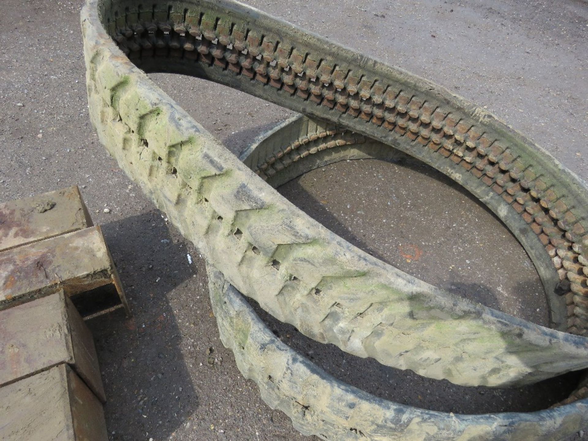 PAIR OF PART WORN 3 TONNE DIGGER TRACKS 30-53X80N904A - Bild 3 aus 3