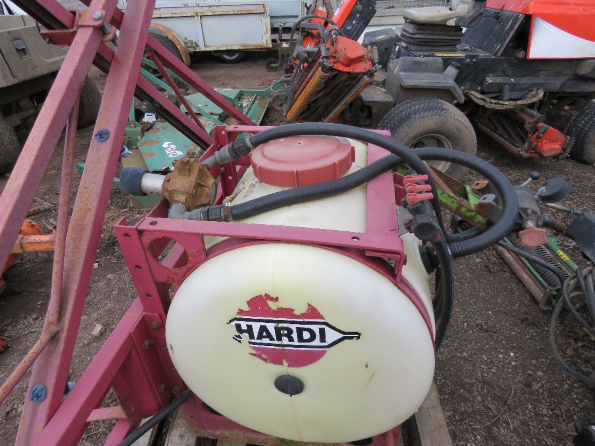 Hardi PTO powered compact tractor sprayer, 15ft approx. boom - Image 3 of 6