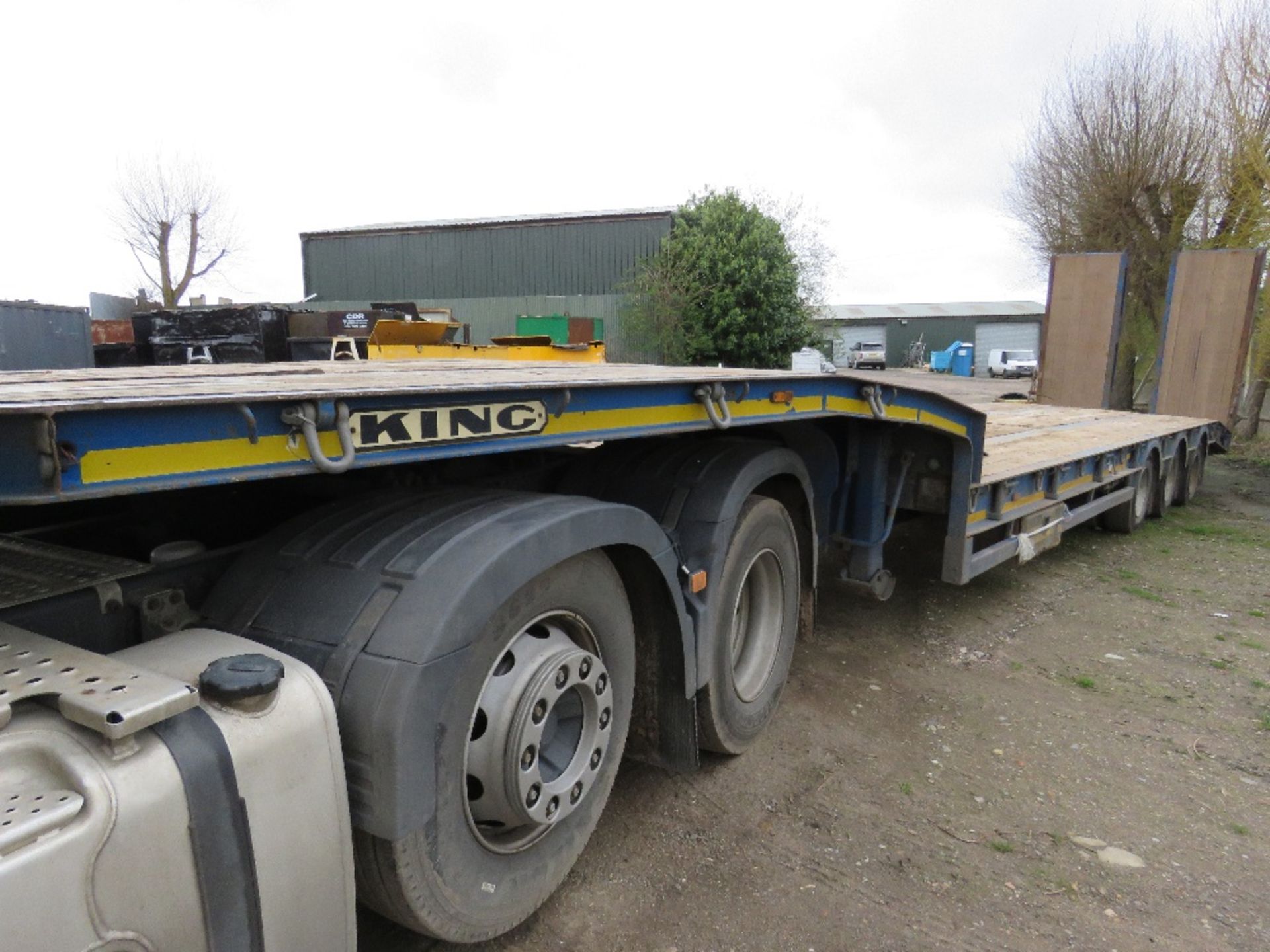 VOLVO FH13 MID LIFT TRACTOR UNIT REG: KX65 PHY with King trailer - Image 3 of 11