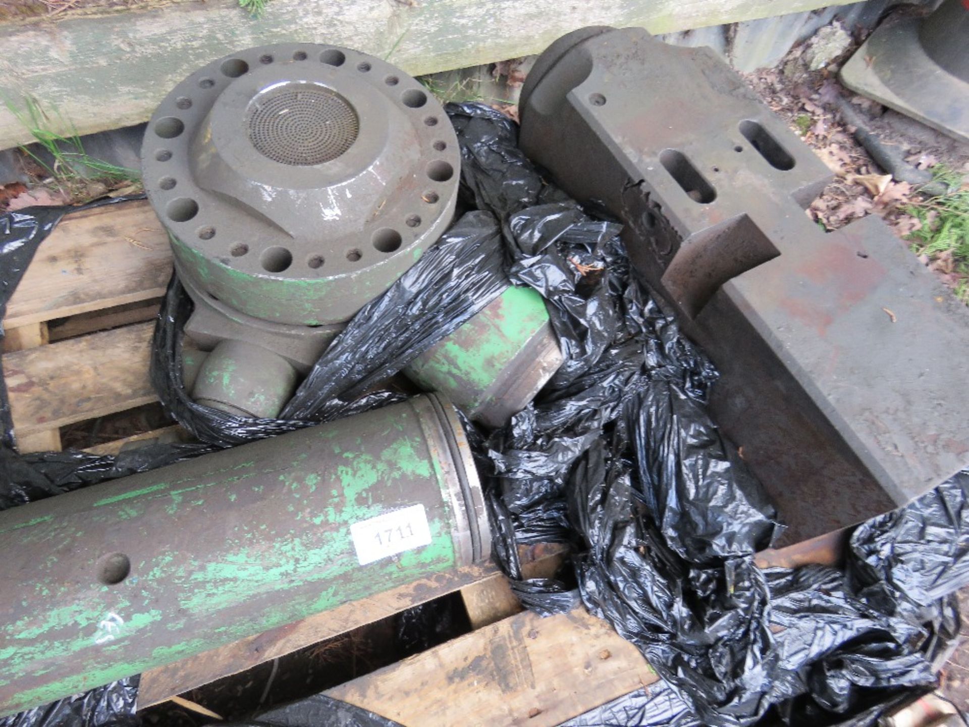 2no. Pallets of hydraulic excavator breaker parts - Image 3 of 4