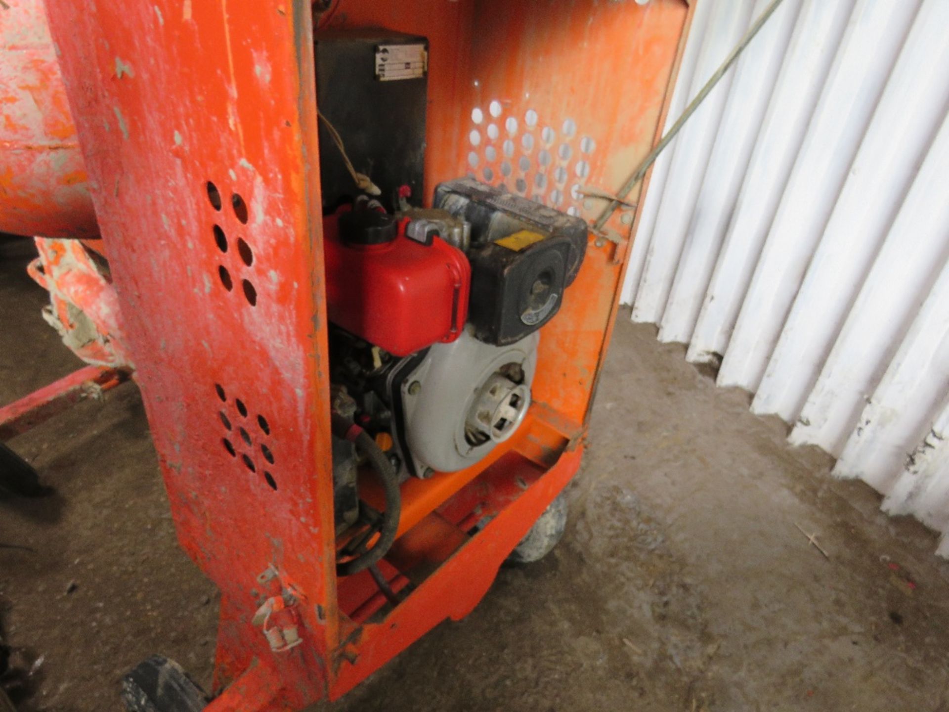 BELLE YANMAR ENGINED DIESEL SITE MIXER, WHEN TESTED WAS SEEN TO RUN AND MIX, HAS A DLAT BATTERY - Image 2 of 4