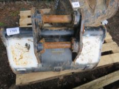 Toothed excavator bucket on 35mm pins, 2ft width approx.