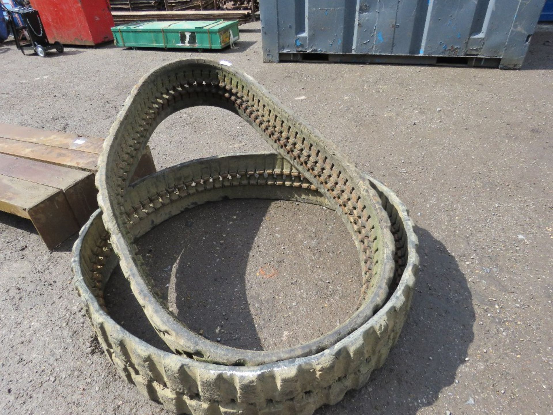 PAIR OF PART WORN 3 TONNE DIGGER TRACKS 30-53X80N904A - Bild 2 aus 3