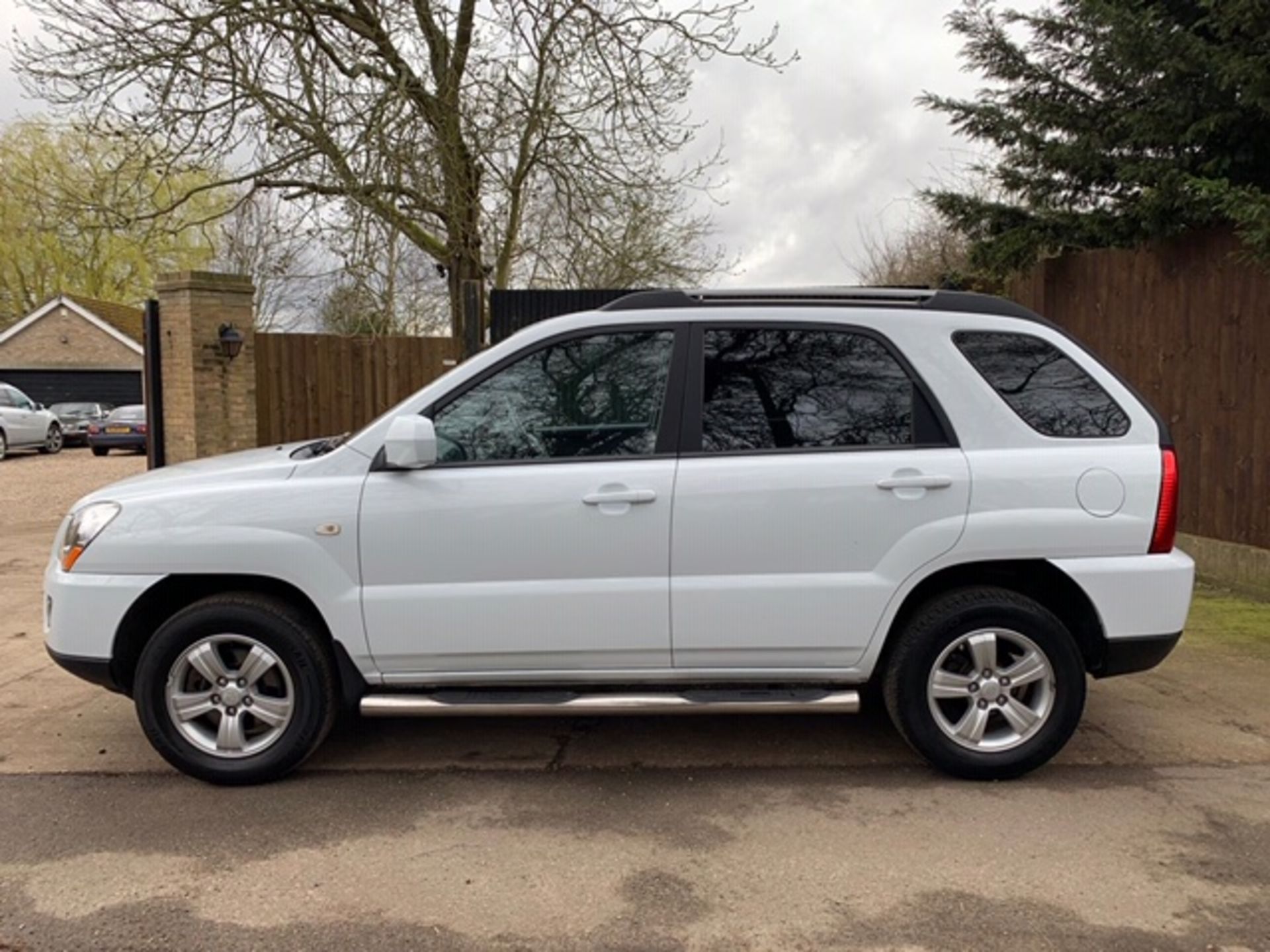 KIA SPORTAGE 4WD CAR, 5 SPEED MANUAL, 70,000 REC MILES APPROX, MOT TILL 11/03/21 WHEN TESTED WAS - Image 3 of 7