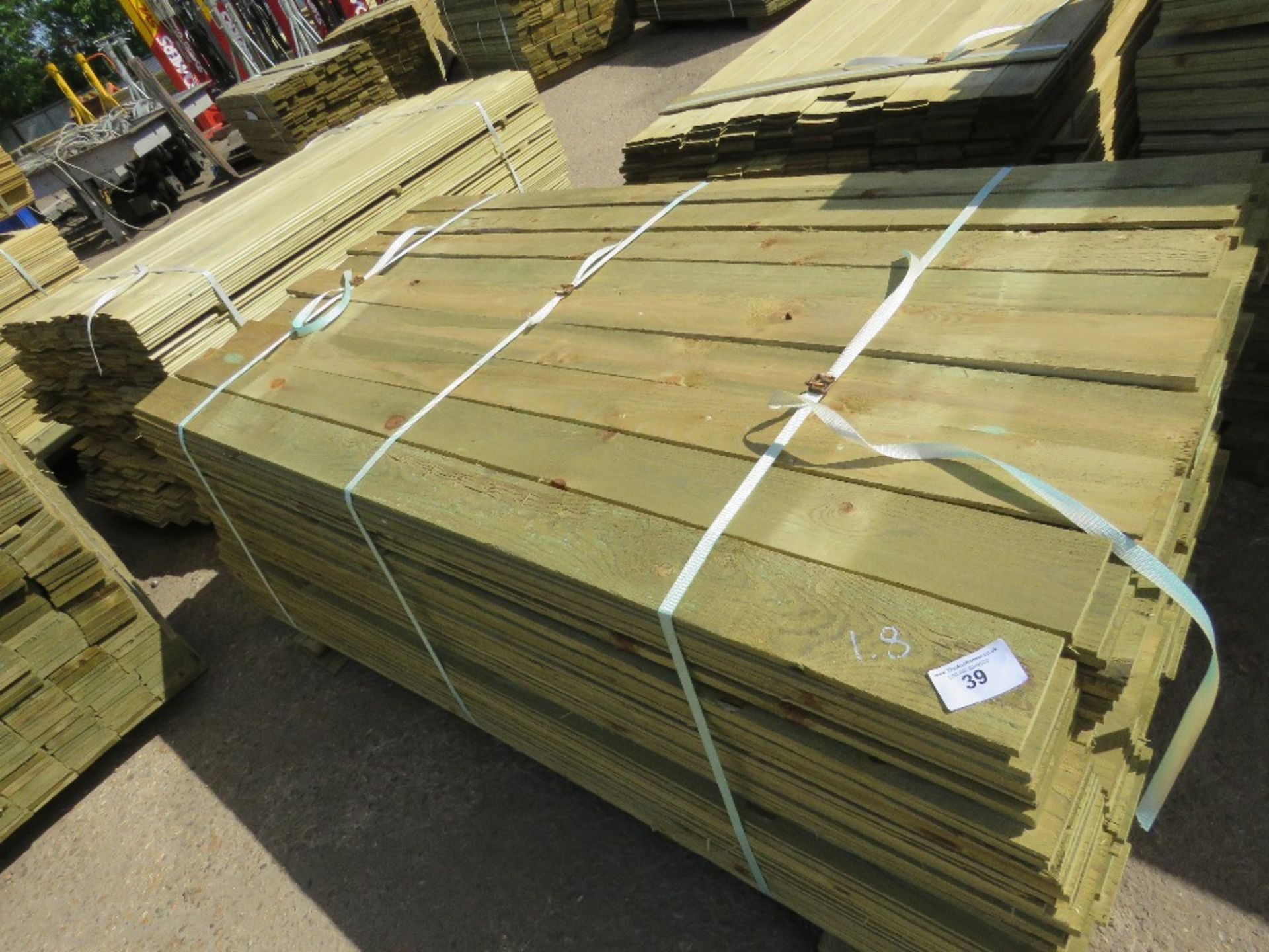 1 X PACK OF FEATHER EDGE TIMBER CLADDING @1.8METRE LENGTH X 10CM WIDE APPROX - Image 2 of 2