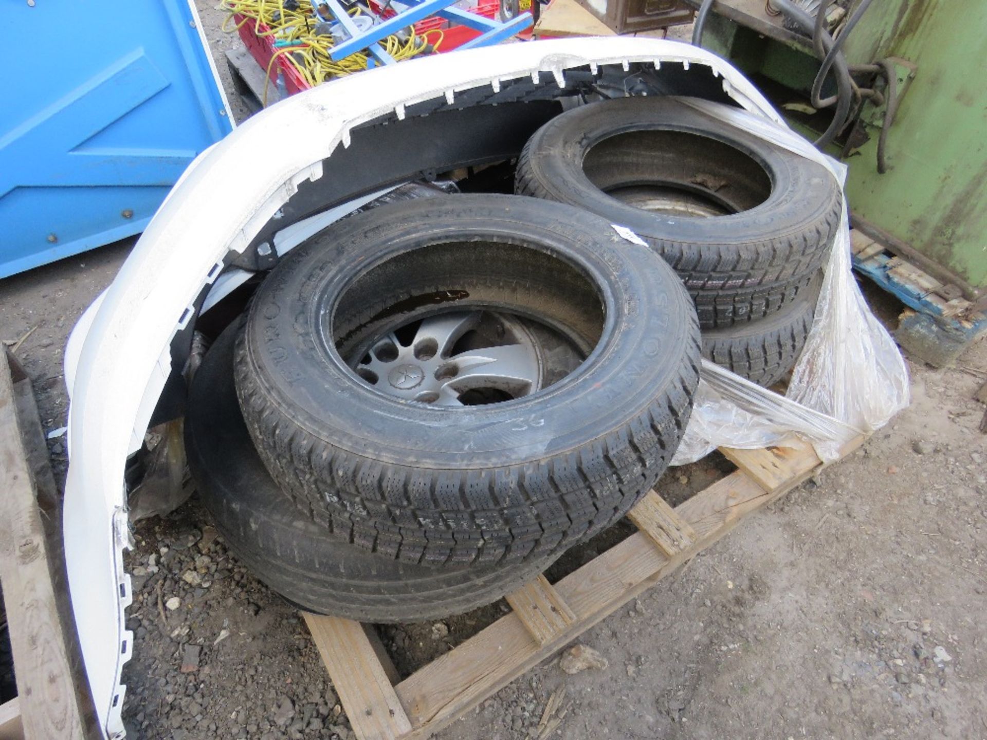 Pallet of vehicle spares - Image 3 of 3