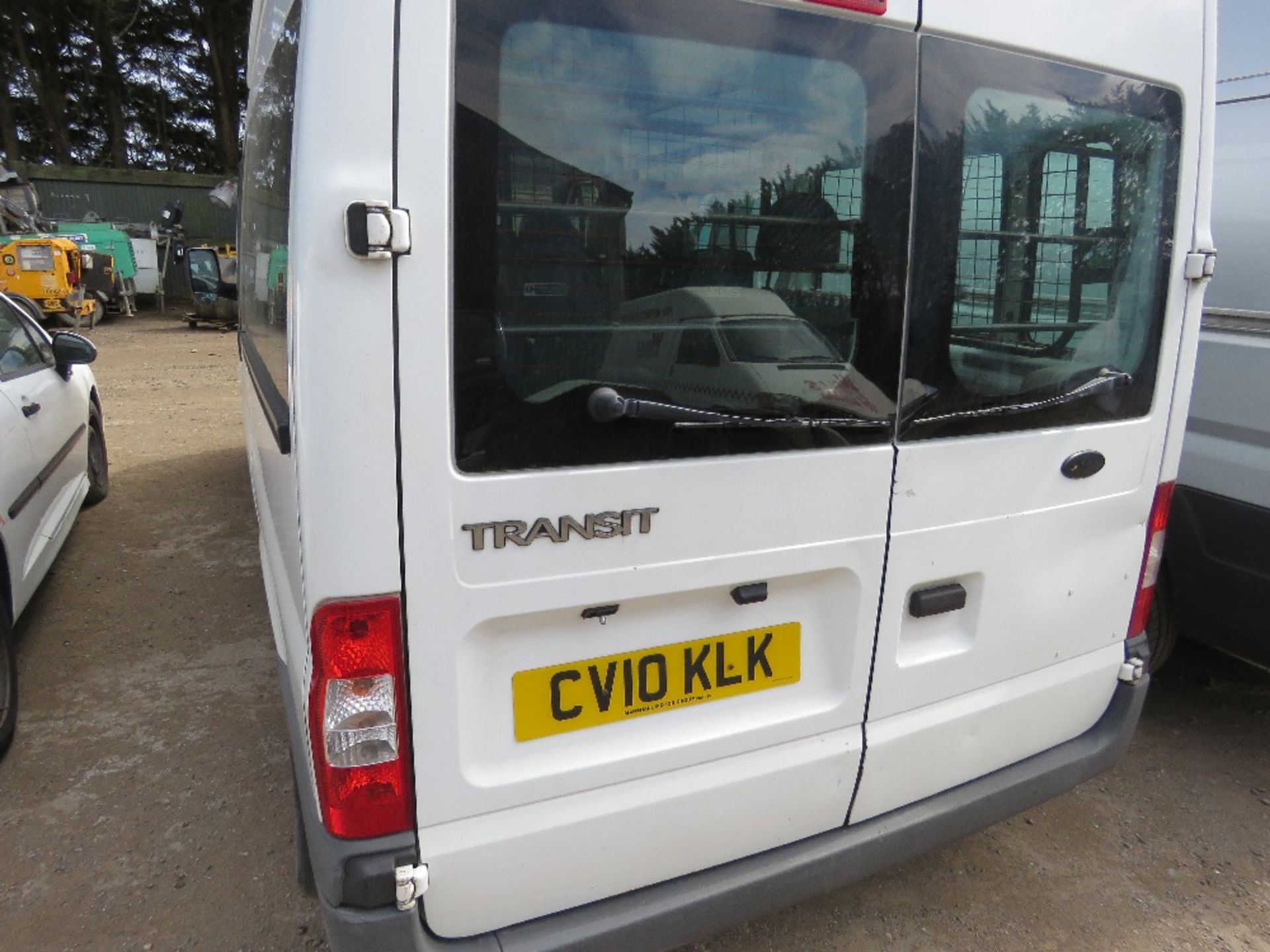 9 SEATER FORD TRANSIT MINI BUS WITH STORAGE BOOT REG: CV10 KLK TESTED TILL 22/2/21. DIRECT EX LOCAL - Image 5 of 7