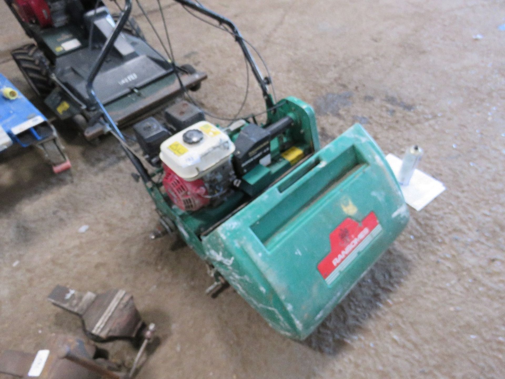 RANSOMES SUPER CERTES 6 CYLINDER MOWER. WHEN TESTED WAS SEEN TO START AND RUN BUT NO DRIVE TO ROLLER