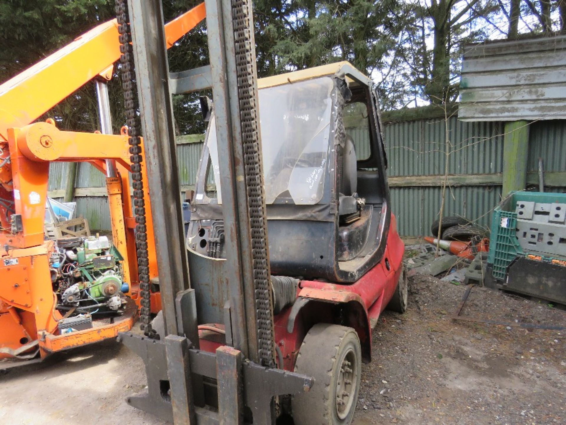 LINDE H40D YARD FORKLIFT C/W LONG TINES. WHEN TESTED WAS SEEN TO DRIVE, STEER AND LIFT - Image 3 of 5