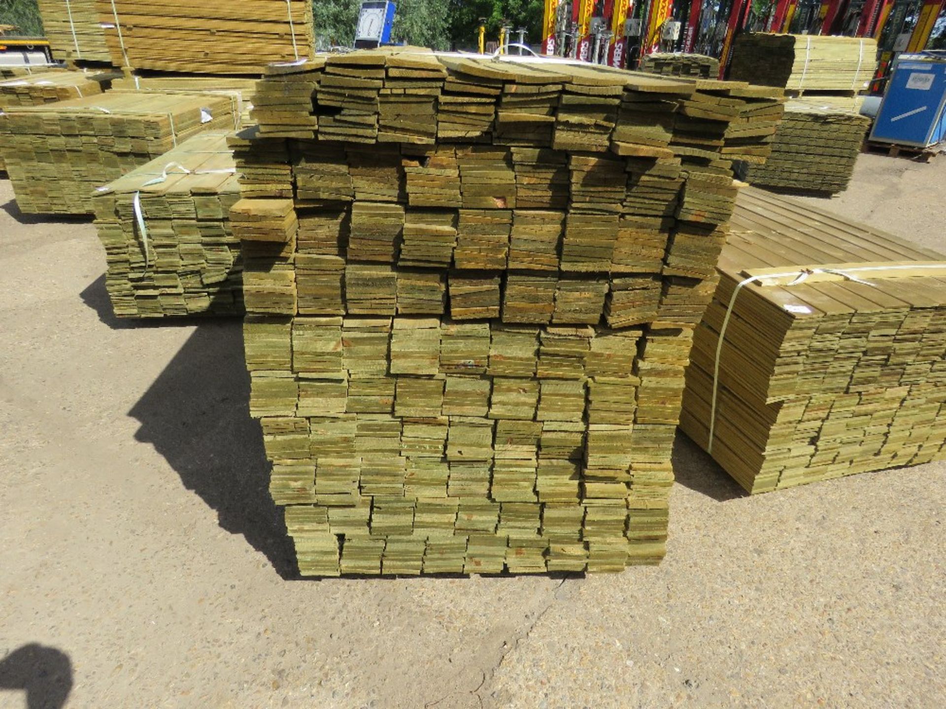 2 X PACK OF FEATHER EDGE TIMBER CLADDING @1.8METRE LENGTH X 10CM WIDE APPROX