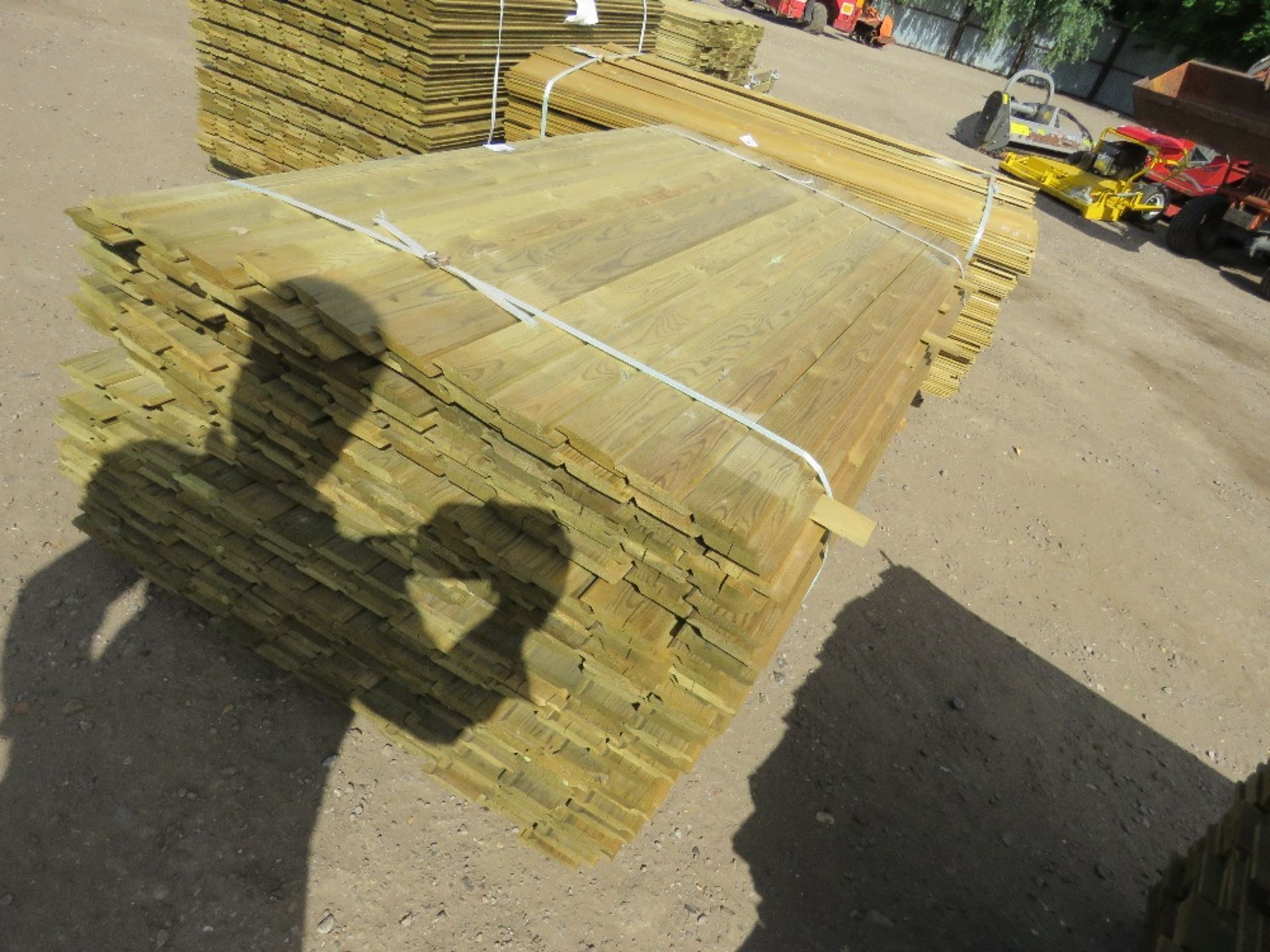 1 X PACK OF SHIPLAP CLADDING TIMBER @1.73M LENGTH X 9.5CM WIDTH APPROX X 1.5CM DEPTH - Image 2 of 2