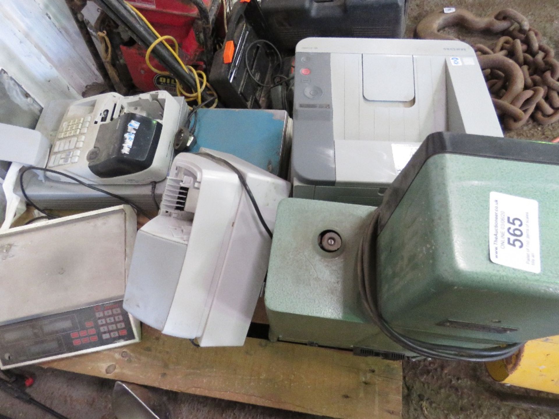 Pallet of 7no. items of scales, tills and printers plus wet cut bottles and knapsack sprayer - Image 4 of 5