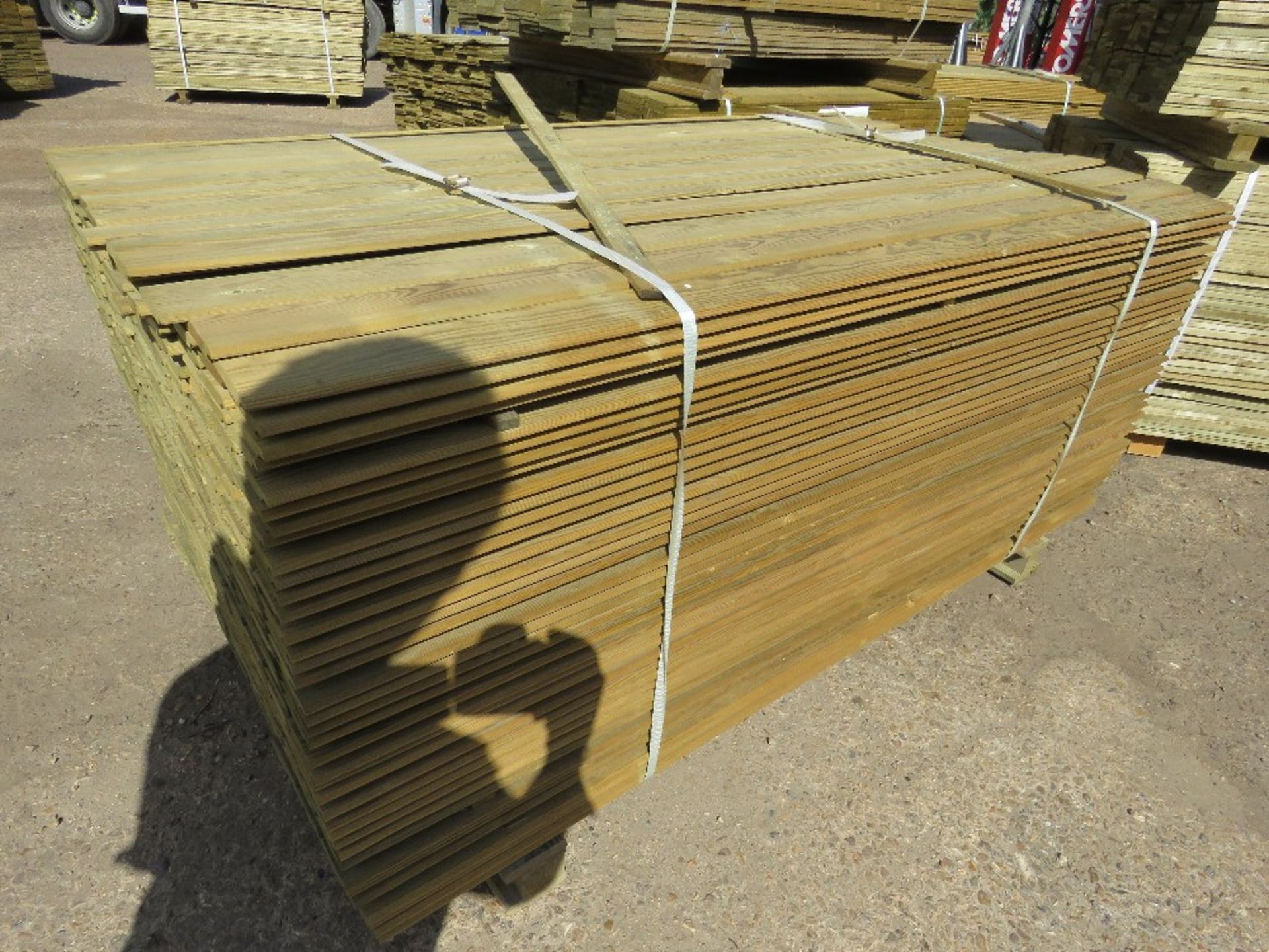 1 X PACK OF SHIPLAP FENCE TIMBER CLADDING @1.72METRE LENGTH X 9CM WIDE - Image 3 of 3