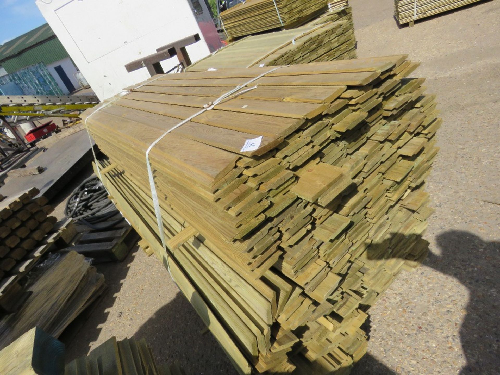 1 X LARGE PACK OF SHIPLAP TIMBER FENCE CLADDING, 1.75M X 9CM WIDE X 1.5CM DEEP APPROX