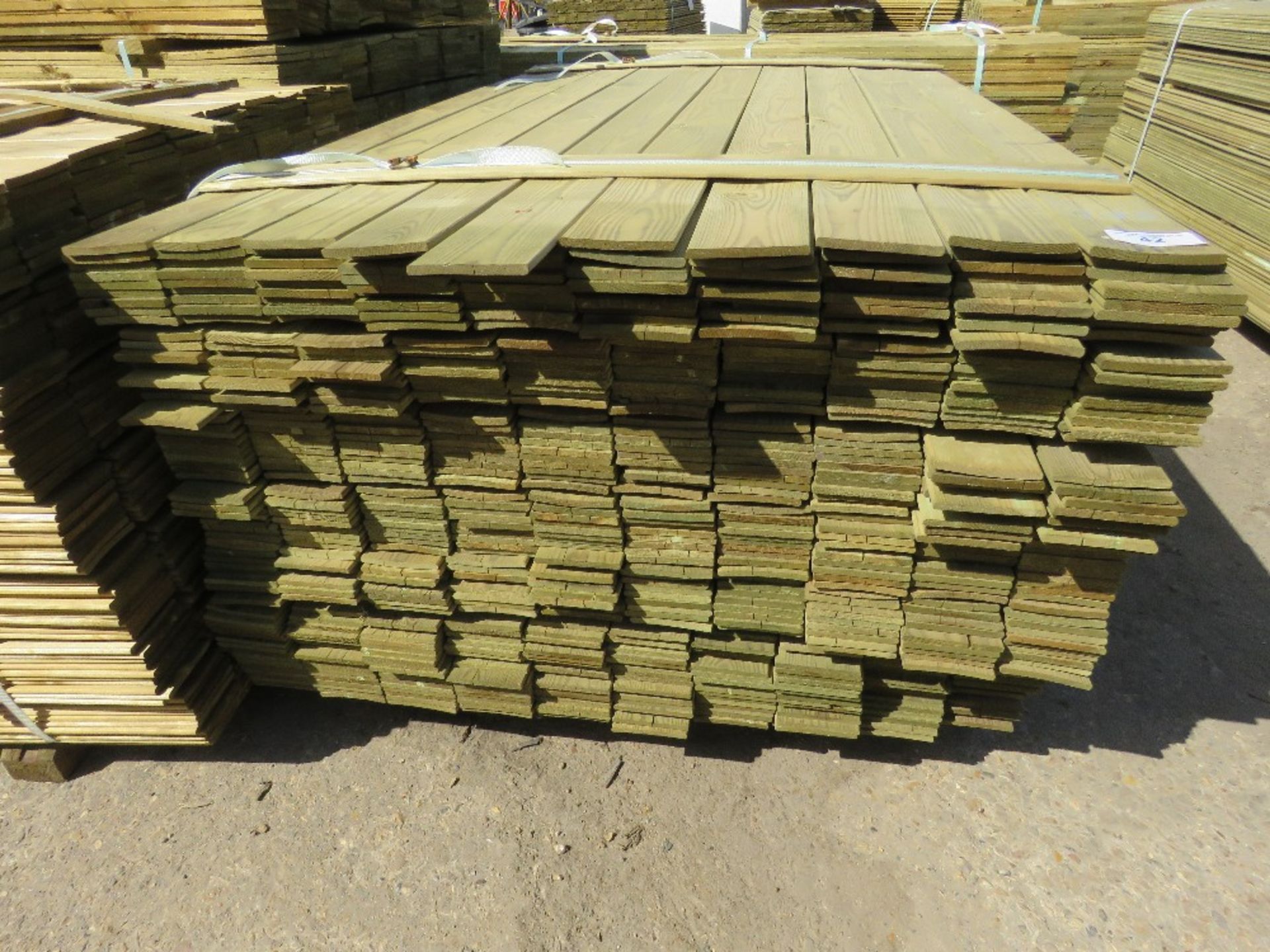 1 X PACK OF FENCE TIMBER CLADDING @1.75METRE LENGTH X 9.5CM WIDE APPROX X 0.8CM DEPTH APPROX - Image 2 of 3