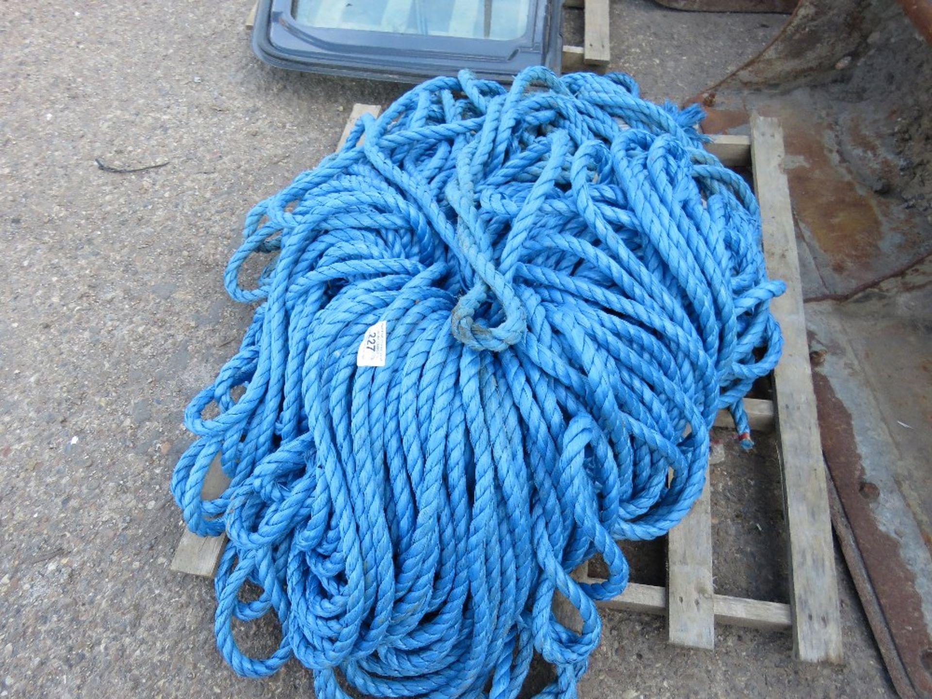 Pallet of heavy duty nylon rope - Image 2 of 2