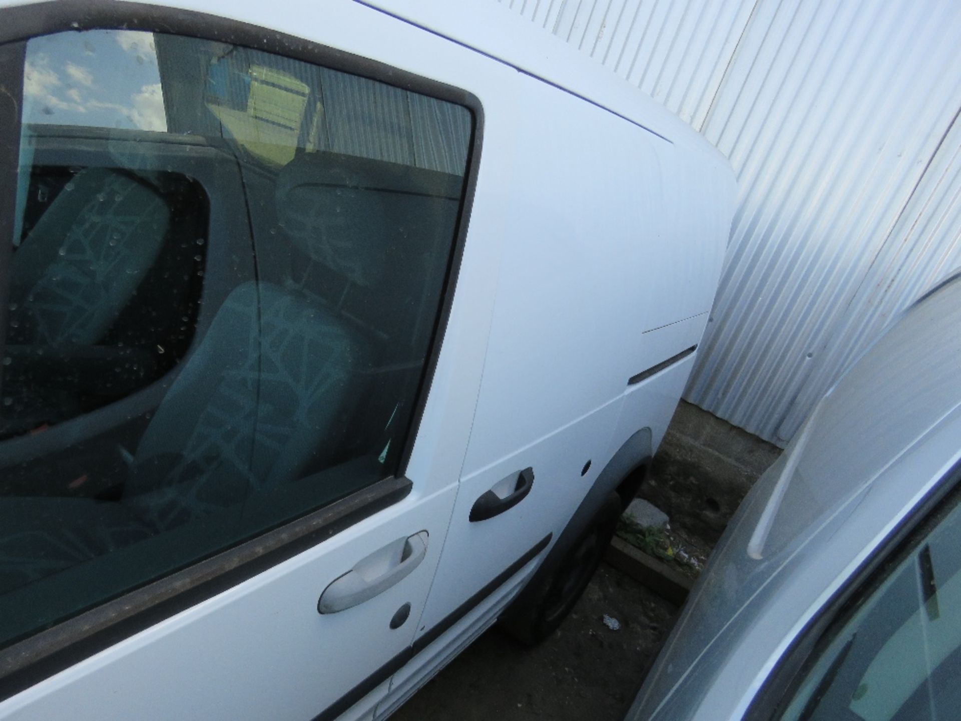 FORD TRANSIT CONNECT PANEL VAN 122,255 REC MILES, WITH AIR CON. REG:AV12 OFZ WITH V5. TESTED TILL 3 - Image 8 of 8