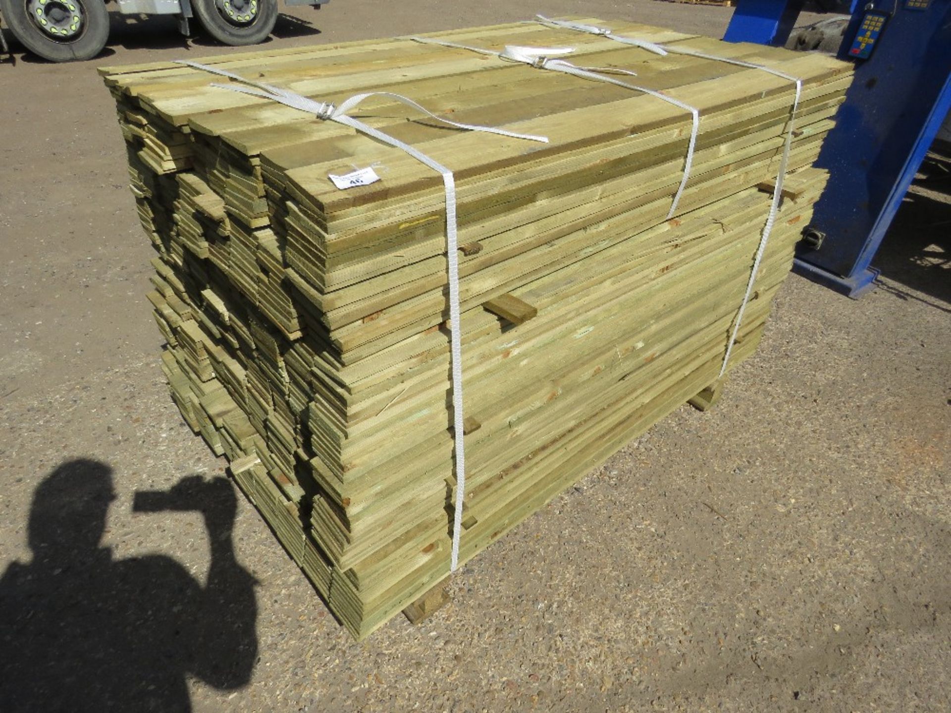 1 X PACK OF FEATHER EDGE FENCE TIMBER CLADDING @1.5METRE LENGTH X 10CM WIDE