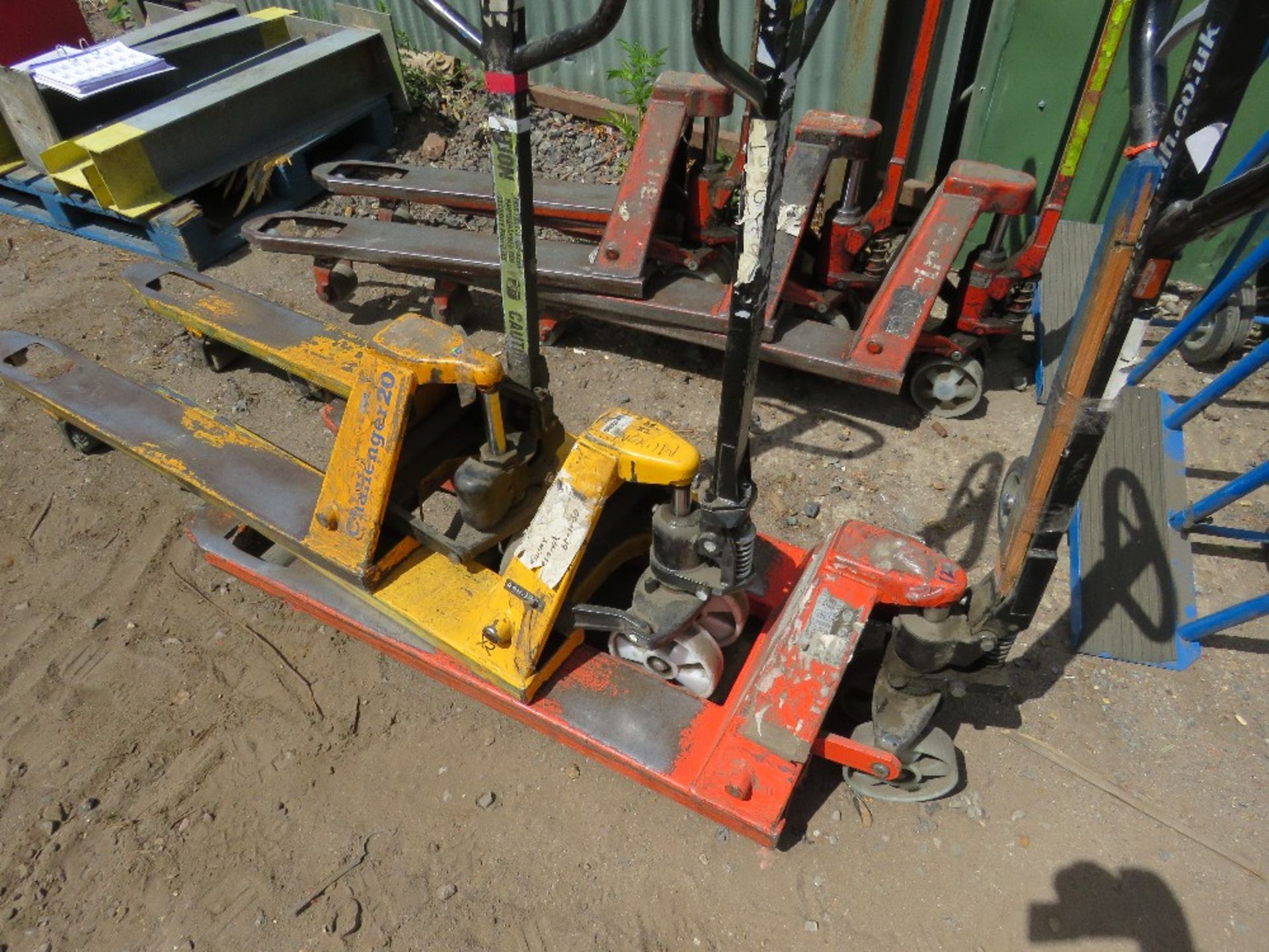 3 X HYDRAULIC PALLET TRUCKS, EX COMPANY LIQUIDATION