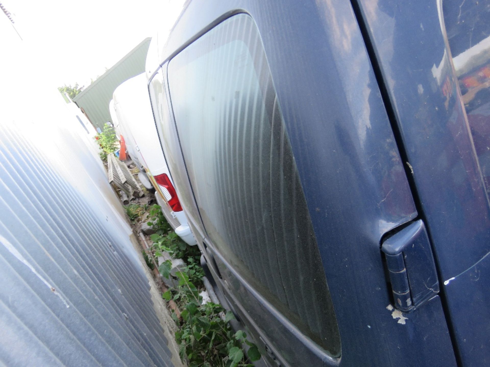 CITROEN BERLINGO PANEL VAN, BLUE, 162,112 REC MILES. REG:VN06 YHX WITH V5. TESTED TILL 10/7/20. WHE - Image 3 of 8