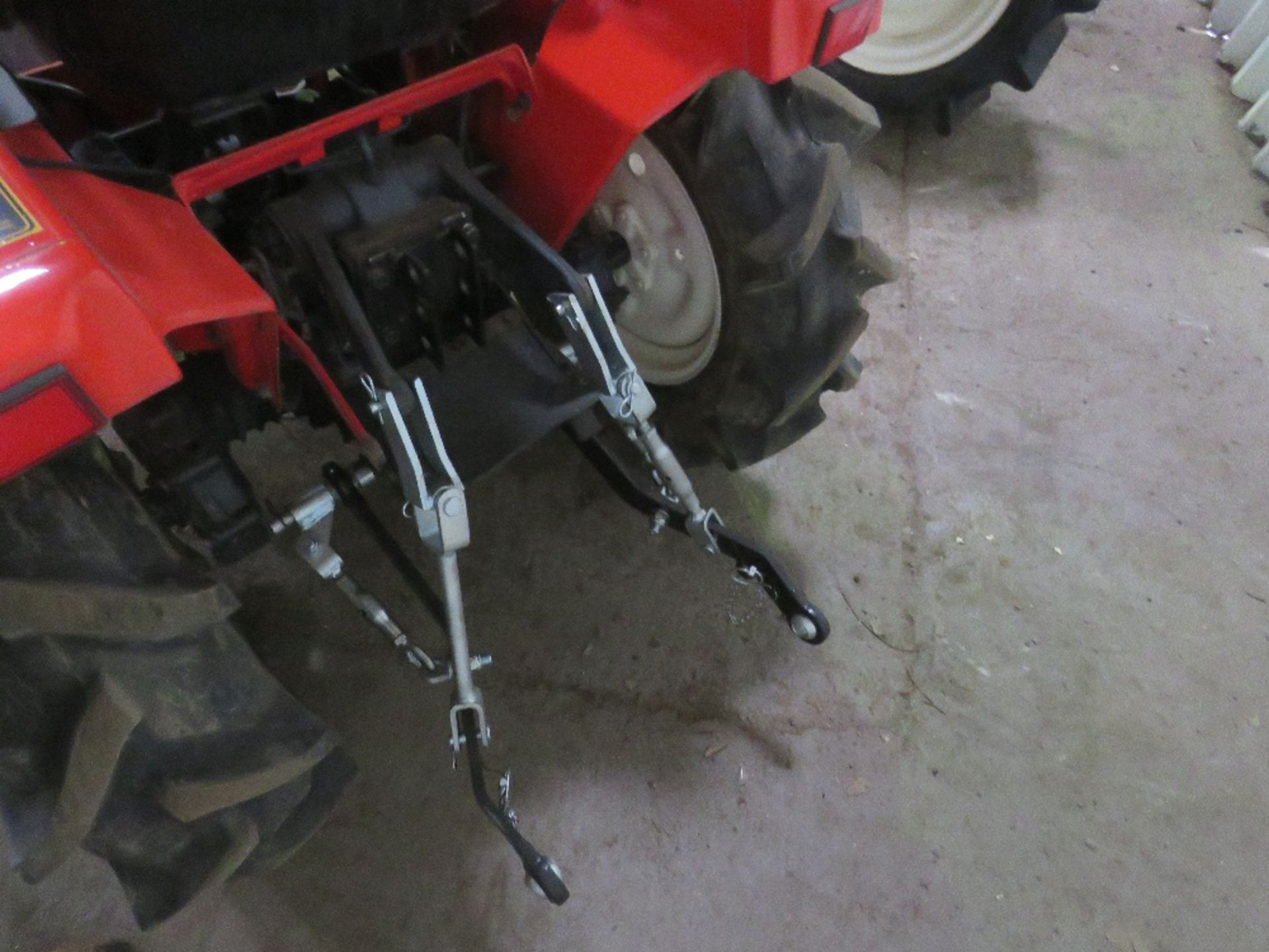 YANMAR KE-3 4WD COMPACT TRACTOR WITH REAR LINKAGE WHEN TESTED WAS SEEN TO START, DRIVE, STEER AND BR - Image 5 of 5