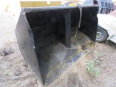 LARGE CAPACITY TOE TIP BUCKET 8FT WIDTH APPROX