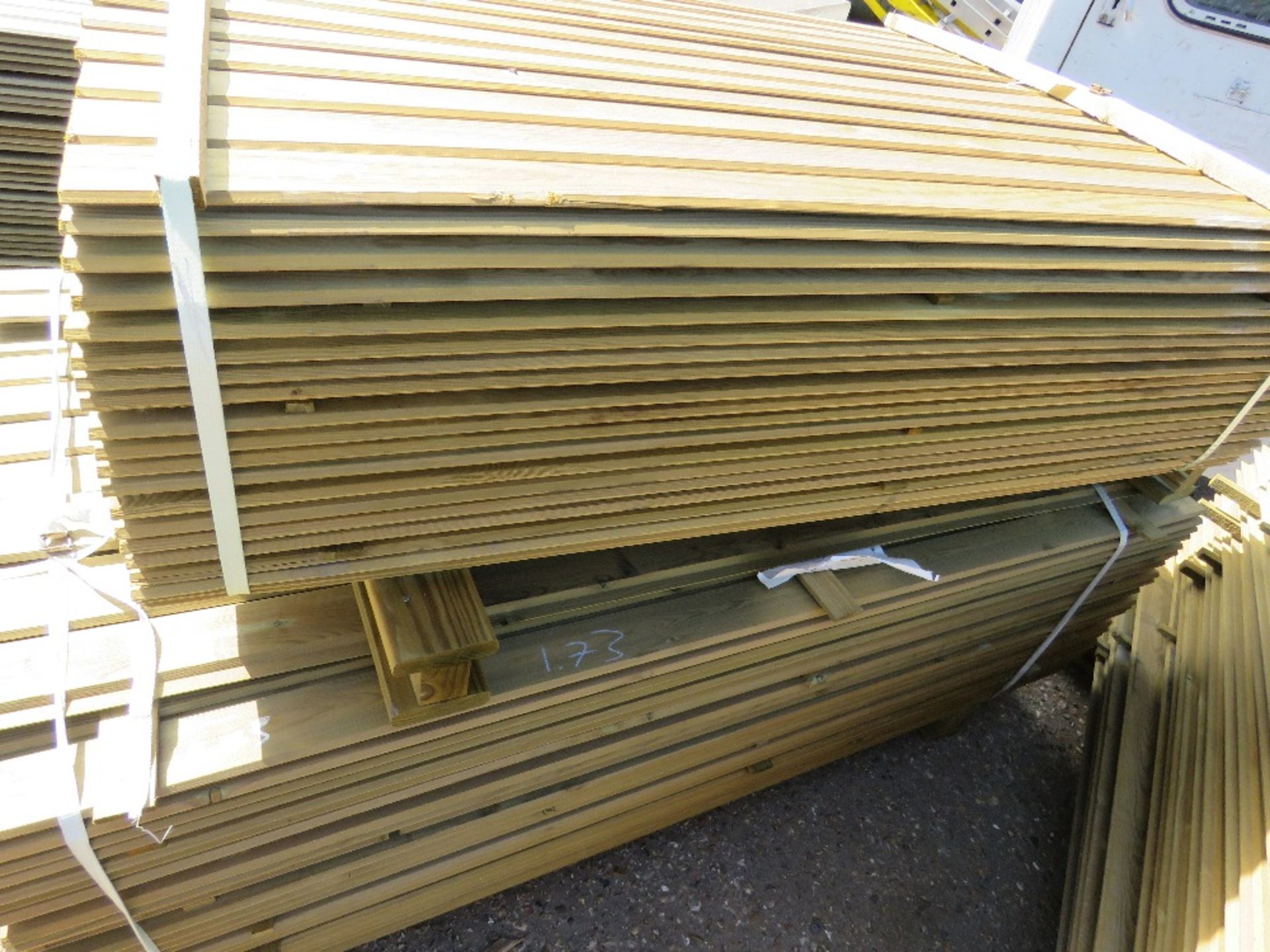 2 X PACKS OF SHIPLAP TIMBER FENCE CLADDING, 1@ 1.73M X 9CM WIDE X 1.5CM DEEP APPROX, 1@1.42M LENGTH - Image 3 of 3