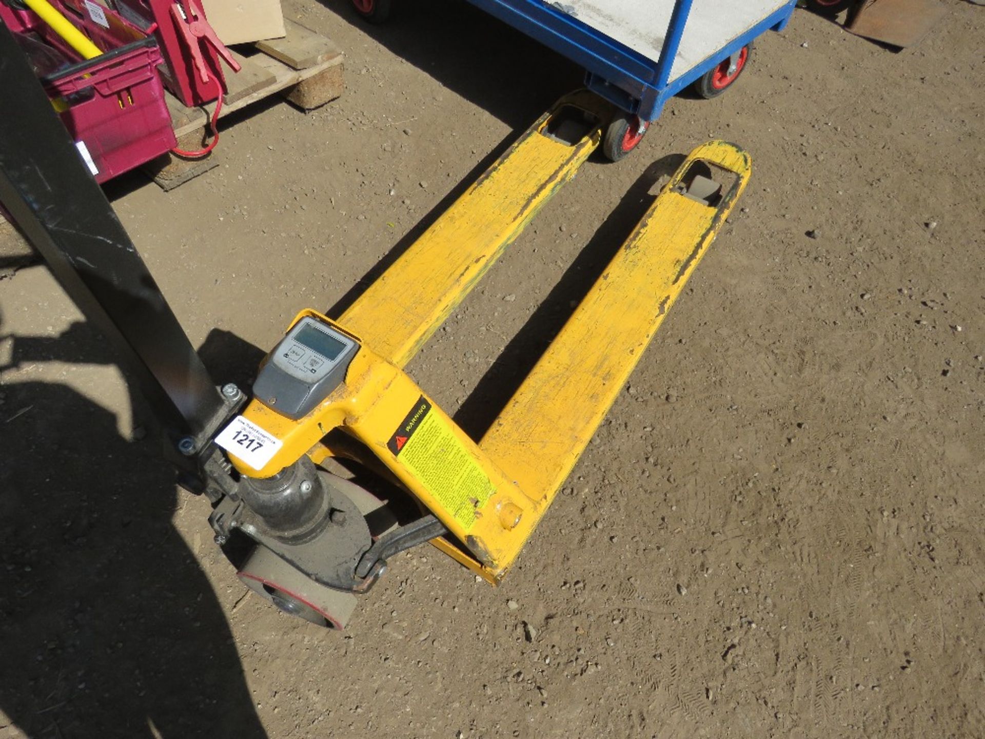 PALLET TRUCK WITH WEIGH SCALES - Image 3 of 3