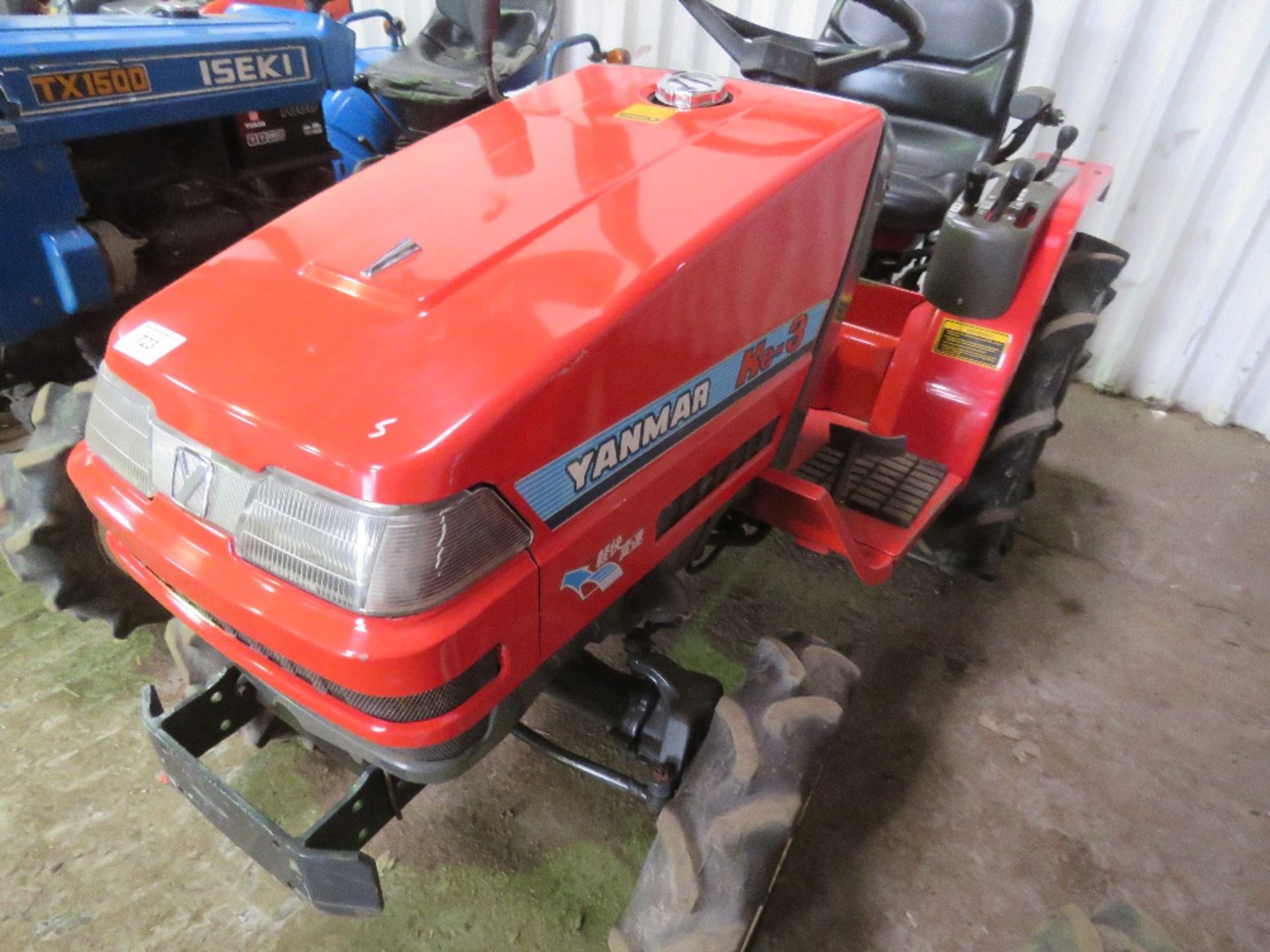 YANMAR KE-3 4WD COMPACT TRACTOR WITH REAR LINKAGE WHEN TESTED WAS SEEN TO START, DRIVE, STEER AND BR - Image 2 of 5