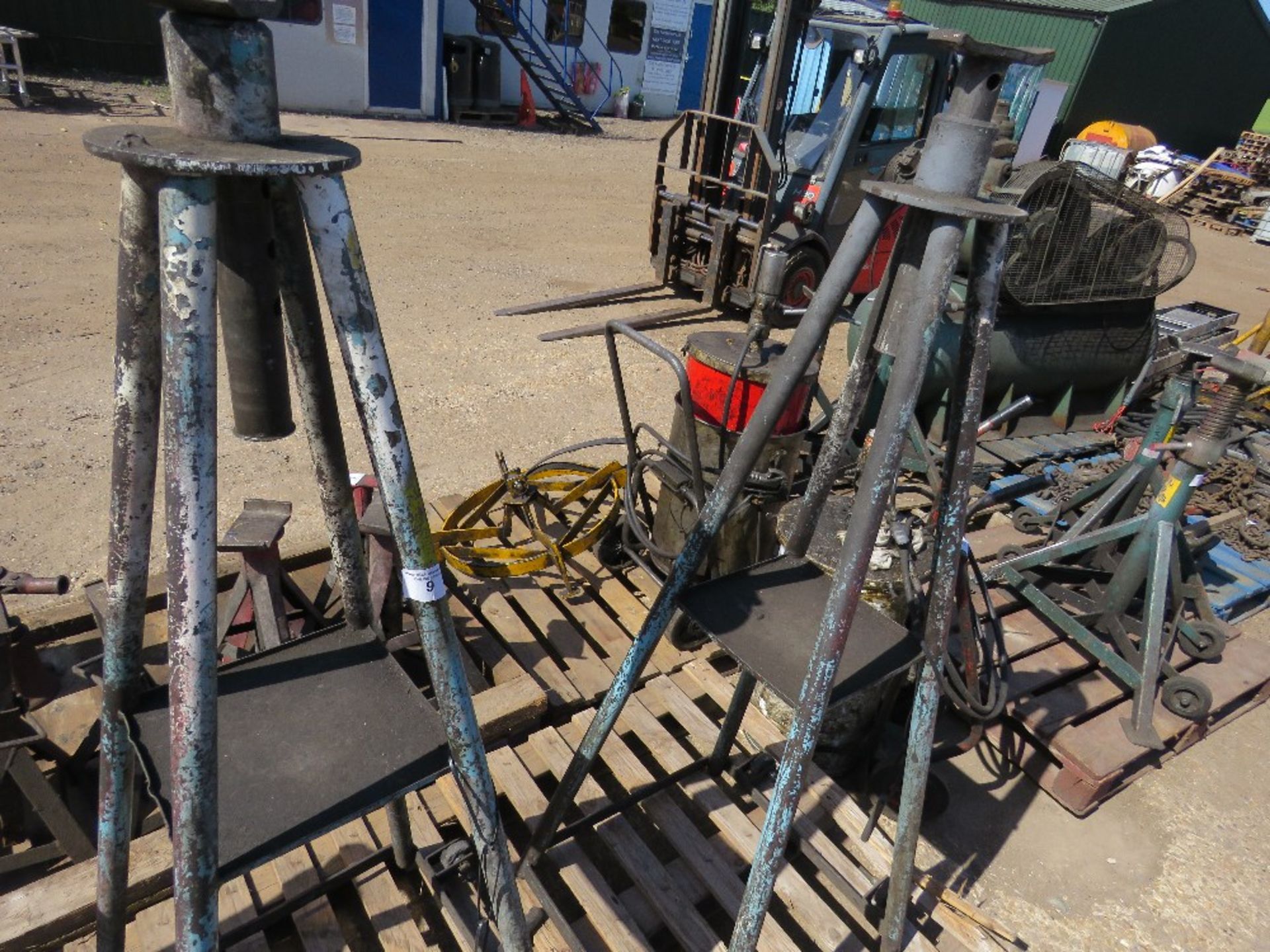 2X AXLE STANDS HIGH REACH TYPE sourced from company liquidation
