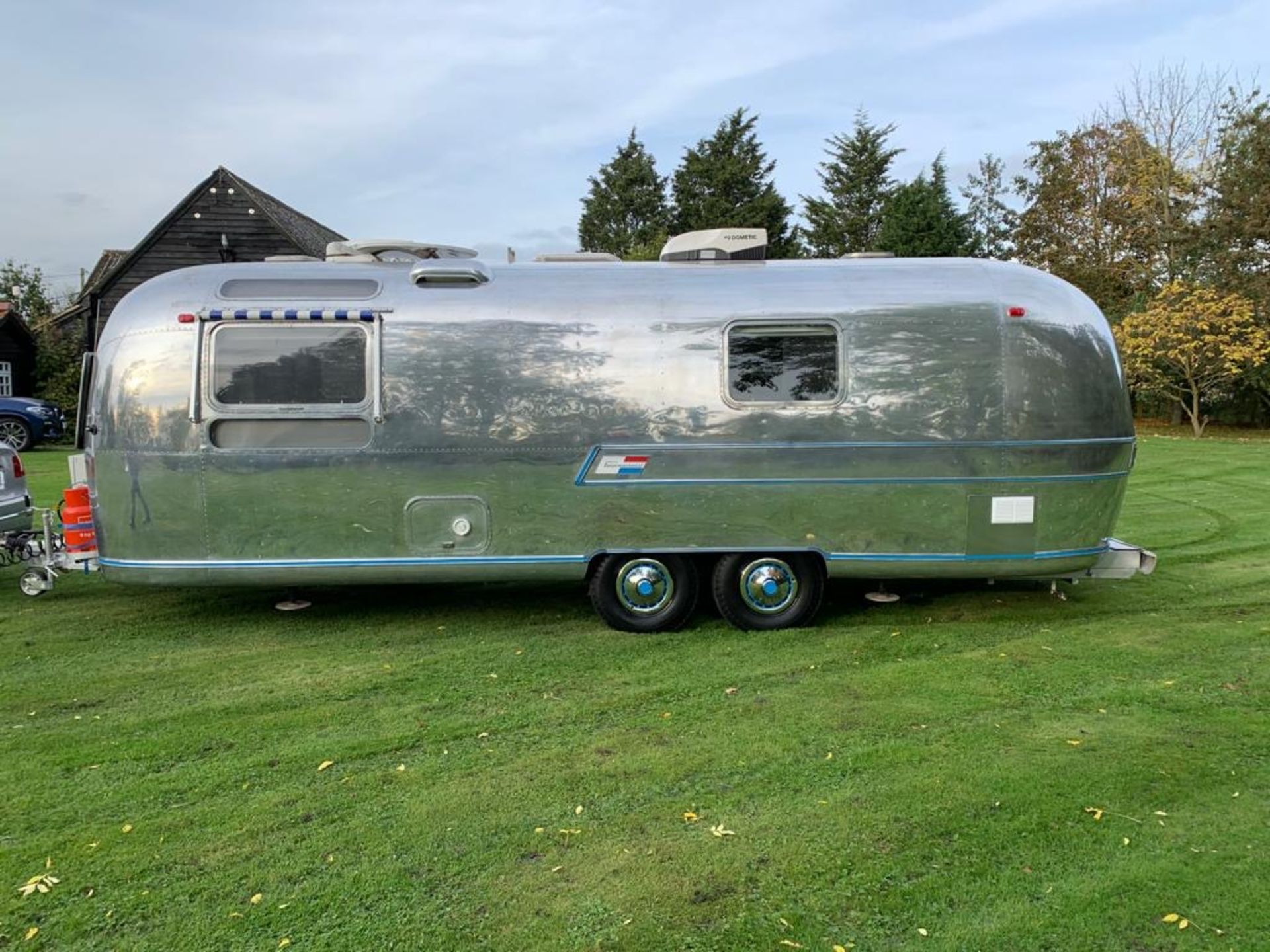 1971 Airstream Land Yacht caravan trailer - Image 8 of 10