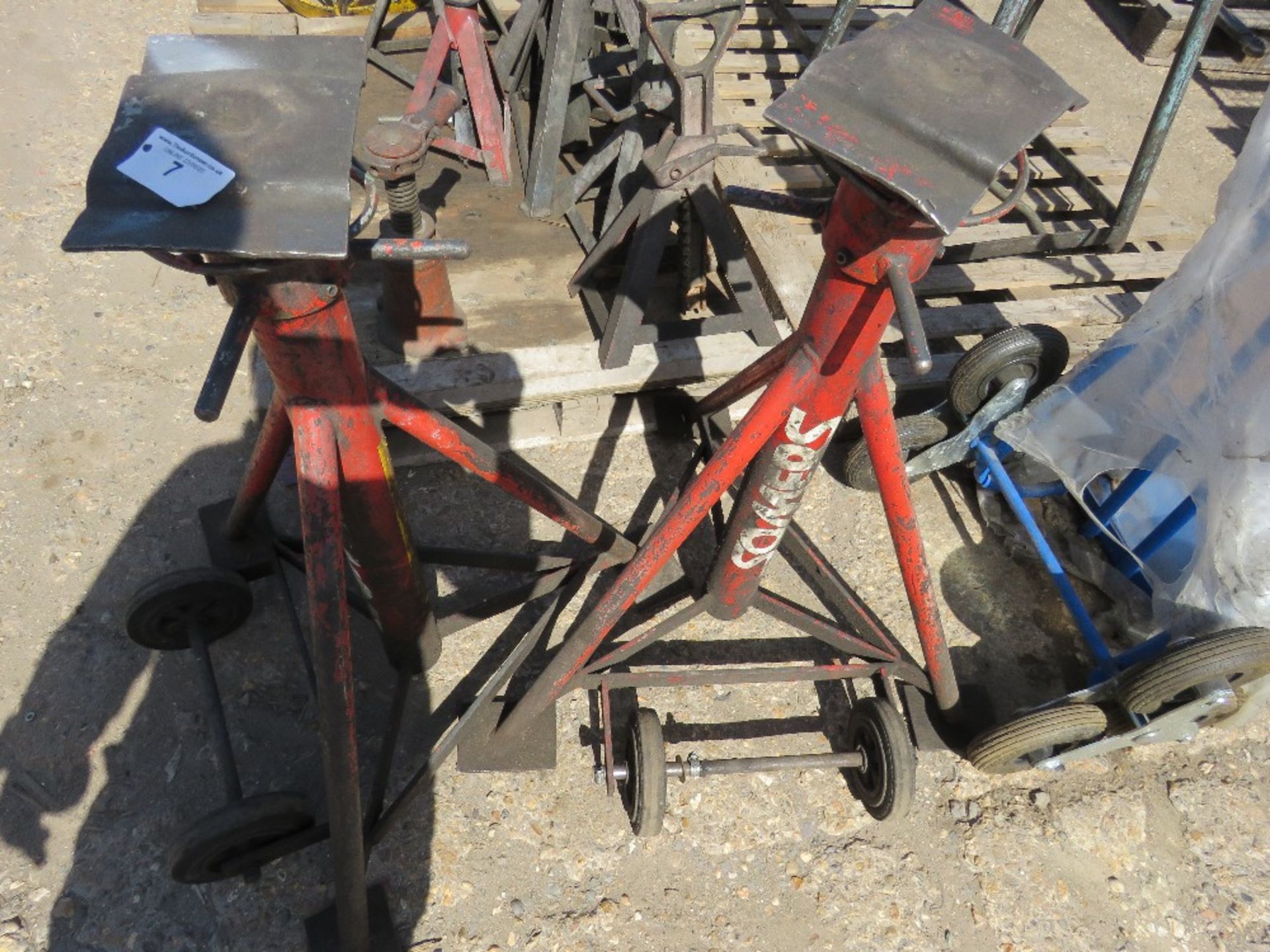 2X SOMMERS HEAVY DUTY AXLE STANDS sourced from company liquidation