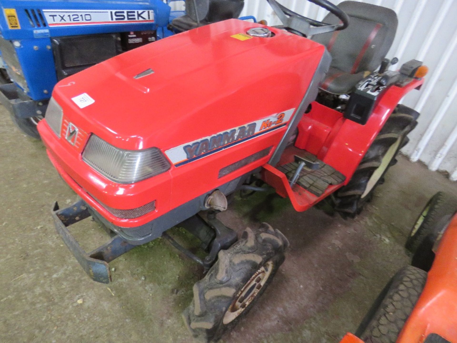 YANMAR KE2 4WD COMPACT TRACTOR WITH REAR LINKAGE WHEN TESTED WAS SEEN TO START, DRIVE, STEER AND BRA - Image 2 of 4