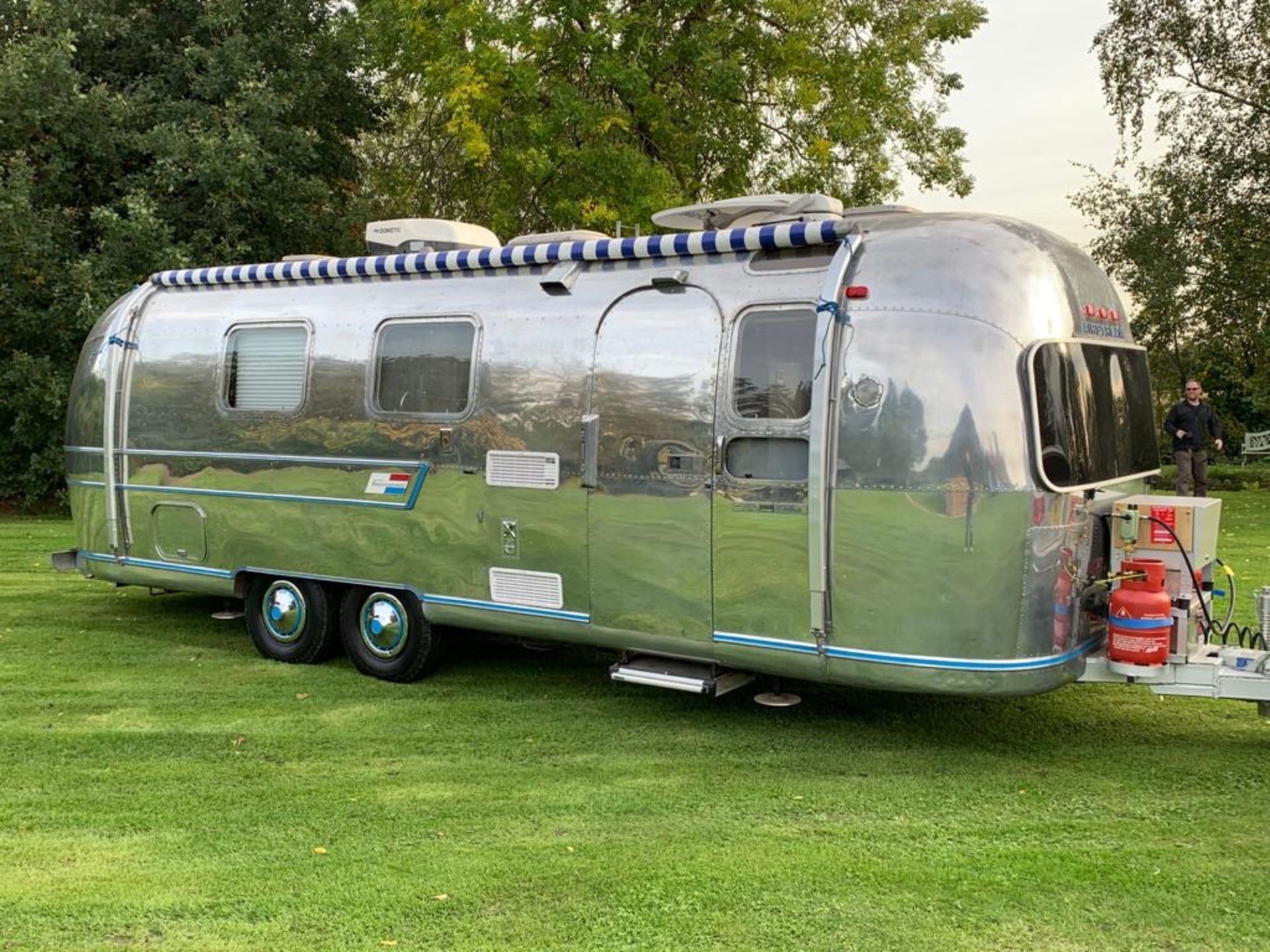 1971 Airstream Land Yacht caravan trailer - Image 7 of 10