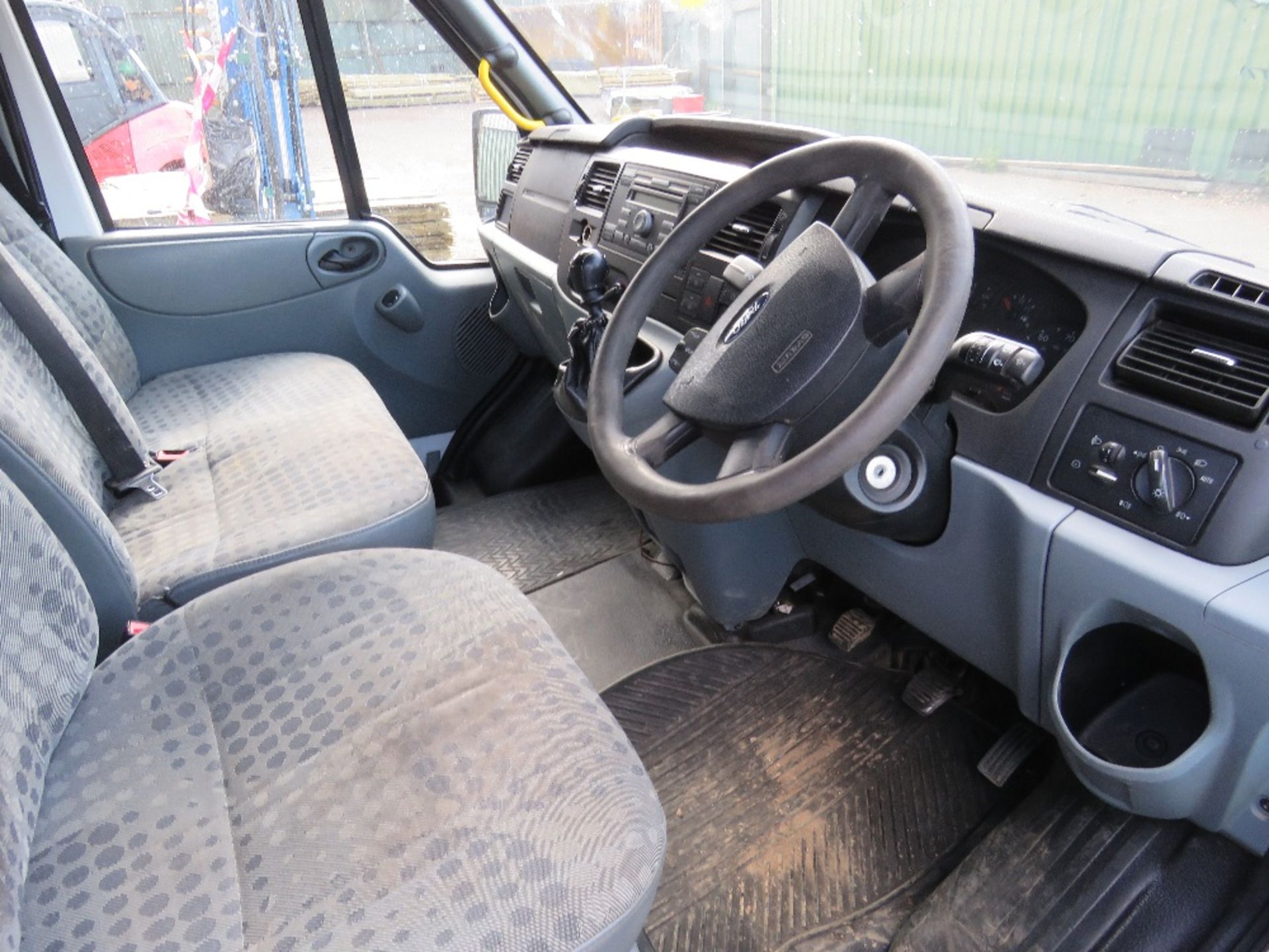 FORD TRANSIT 9 SEAT MINIBUS WITH REAR STORAGE AREA. REG:CX11XOV. TESTED TILL 13/03/2021. WITH V5. D - Image 2 of 7