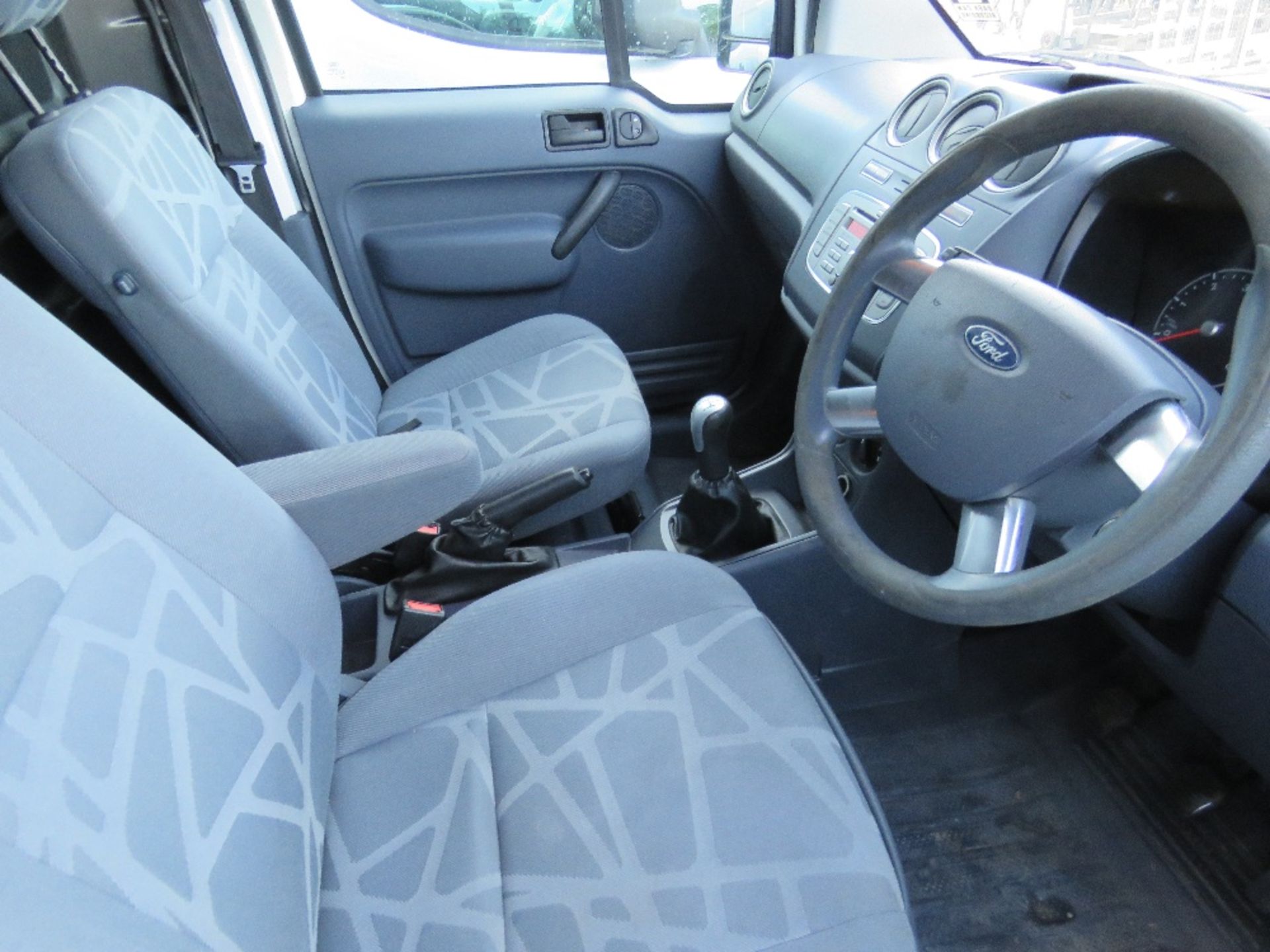 FORD TRANSIT CONNECT PANEL VAN 122,255 REC MILES, WITH AIR CON. REG:AV12 OFZ WITH V5. TESTED TILL 3 - Image 3 of 8