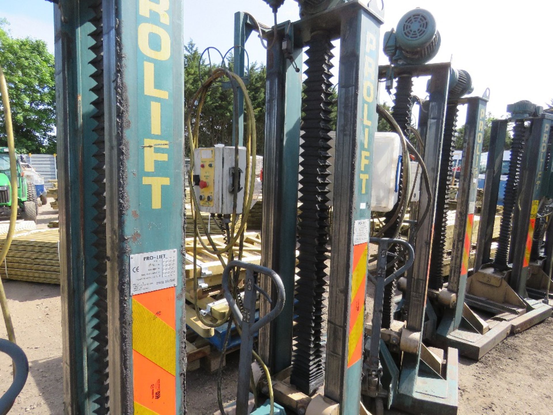 SET OF 4 X PROLIFT PL32 PORTABLE COLUMN LIFT UNITS FOR COMMERCIAL VEHICLES, 8 TONNE RATED CAPACITY, - Image 3 of 4
