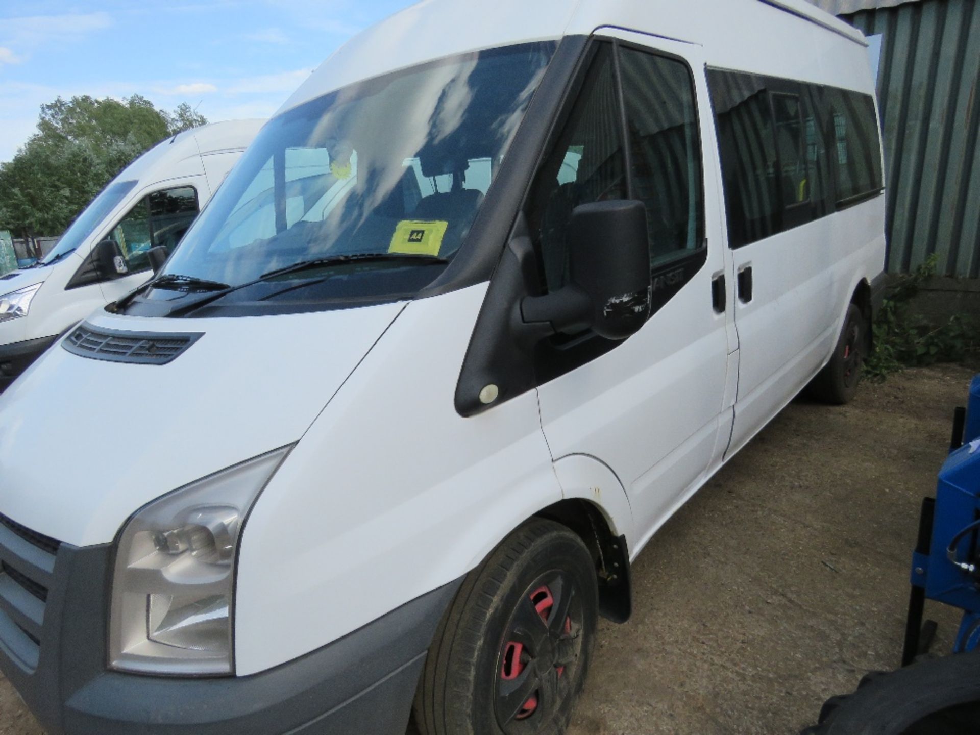 FORD TRANSIT 9 SEAT MINIBUS WITH REAR STORAGE AREA. REG:CX11XOV. TESTED TILL 13/03/2021. WITH V5. D - Image 5 of 7